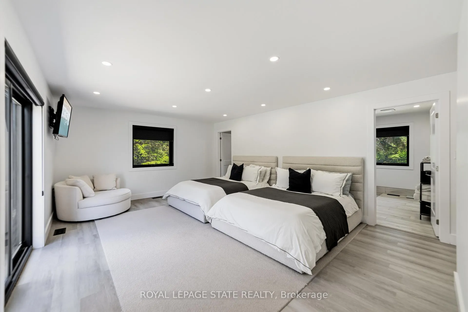 Photo 20 of 424 52 Highway S, Hamilton, Rural Ancaster — HOMEH