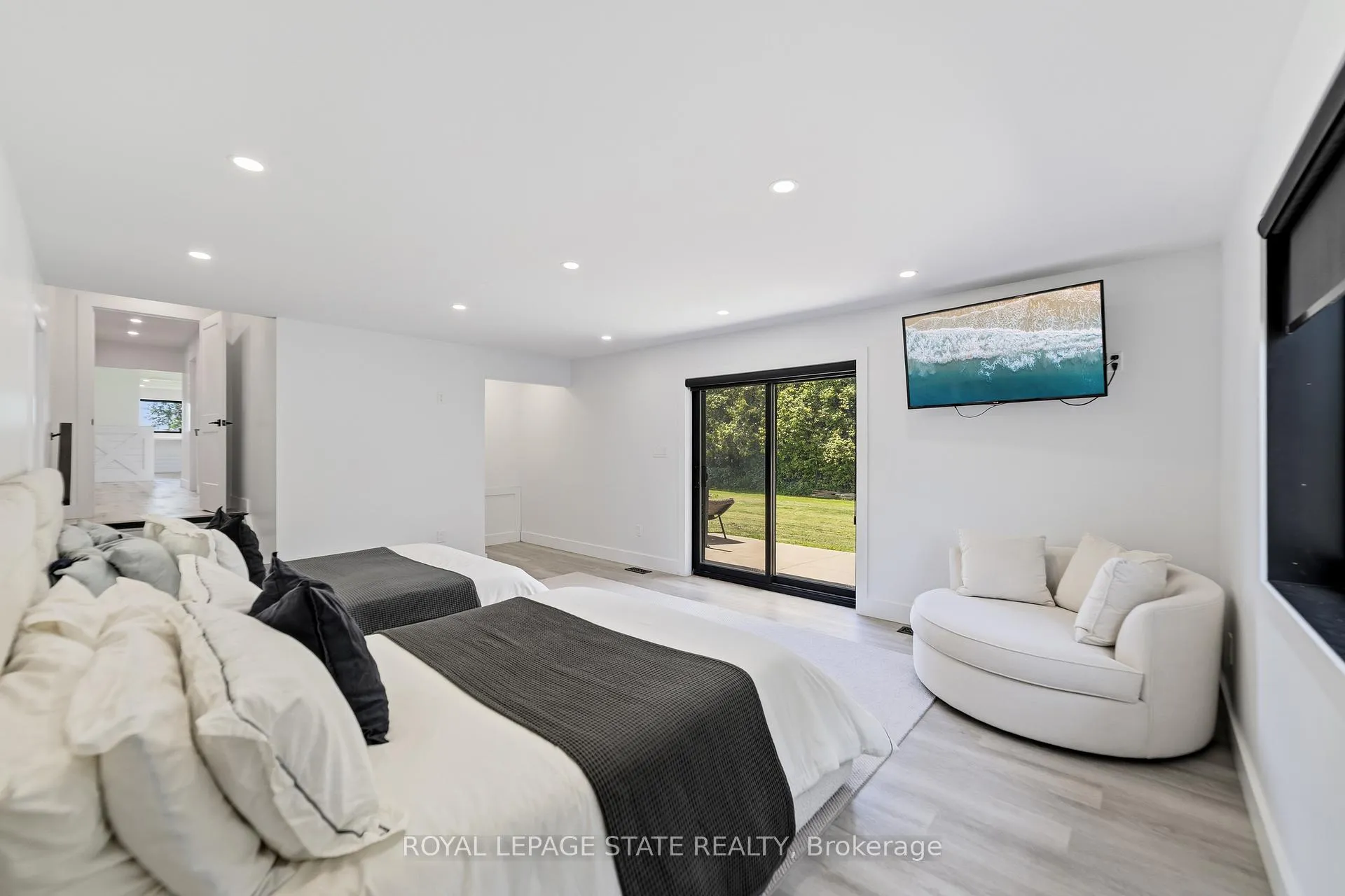 Photo 21 of 424 52 Highway S, Hamilton, Rural Ancaster — HOMEH