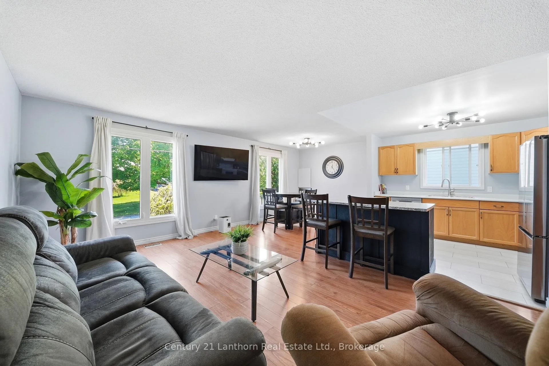 Photo 3 of 38 Alfred Street, Quinte West, Trenton Ward — HOMEH