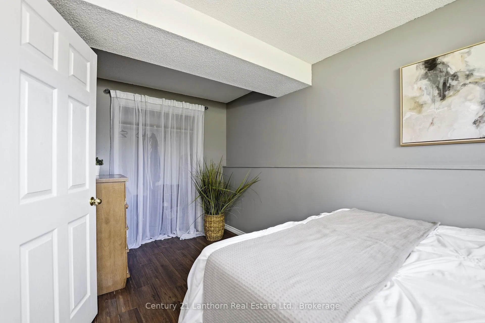 Photo 24 of 38 Alfred Street, Quinte West, Trenton Ward — HOMEH