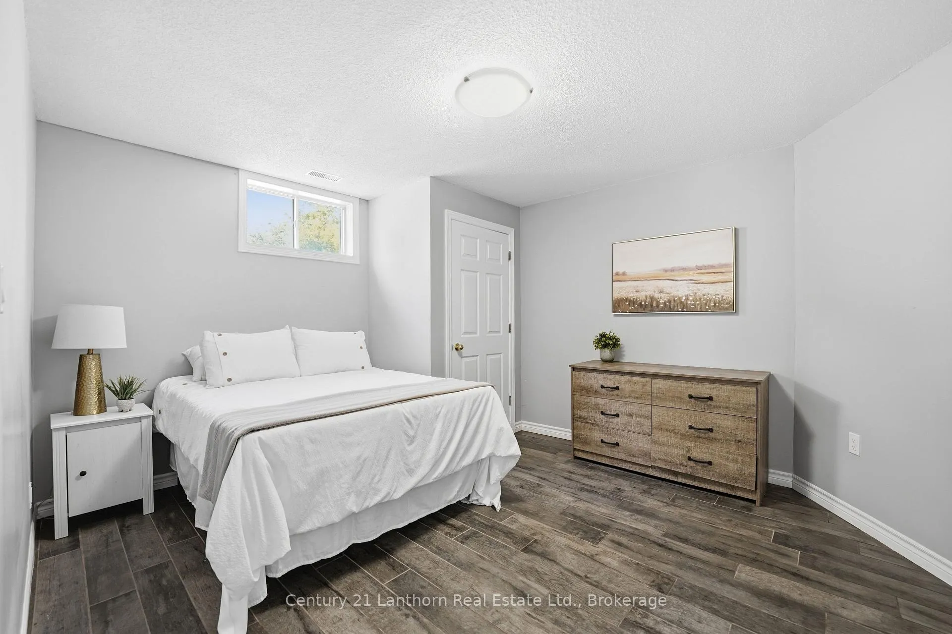 Photo 26 of 38 Alfred Street, Quinte West, Trenton Ward — HOMEH