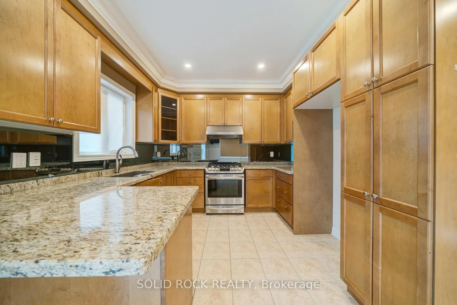 Photo 8 of 32 Albert Roffey Crescent, Markham, Box Grove — HOMEH