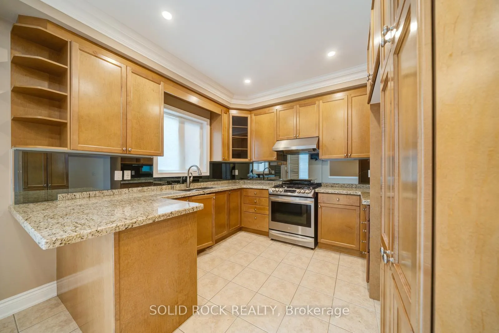 Photo 9 of 32 Albert Roffey Crescent, Markham, Box Grove — HOMEH