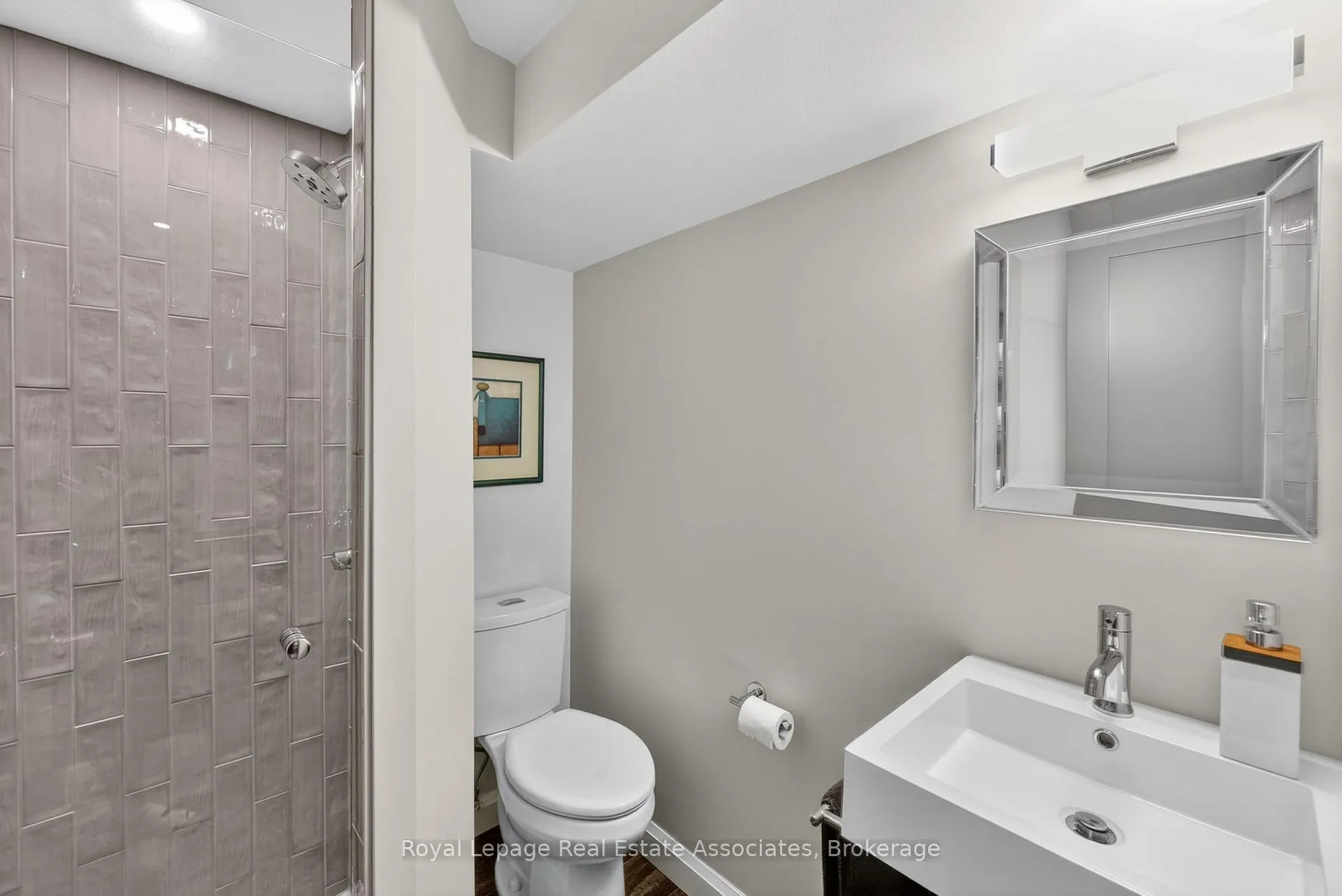 Photo 35 of 727 Broadview Avenue, Orillia — HOMEH