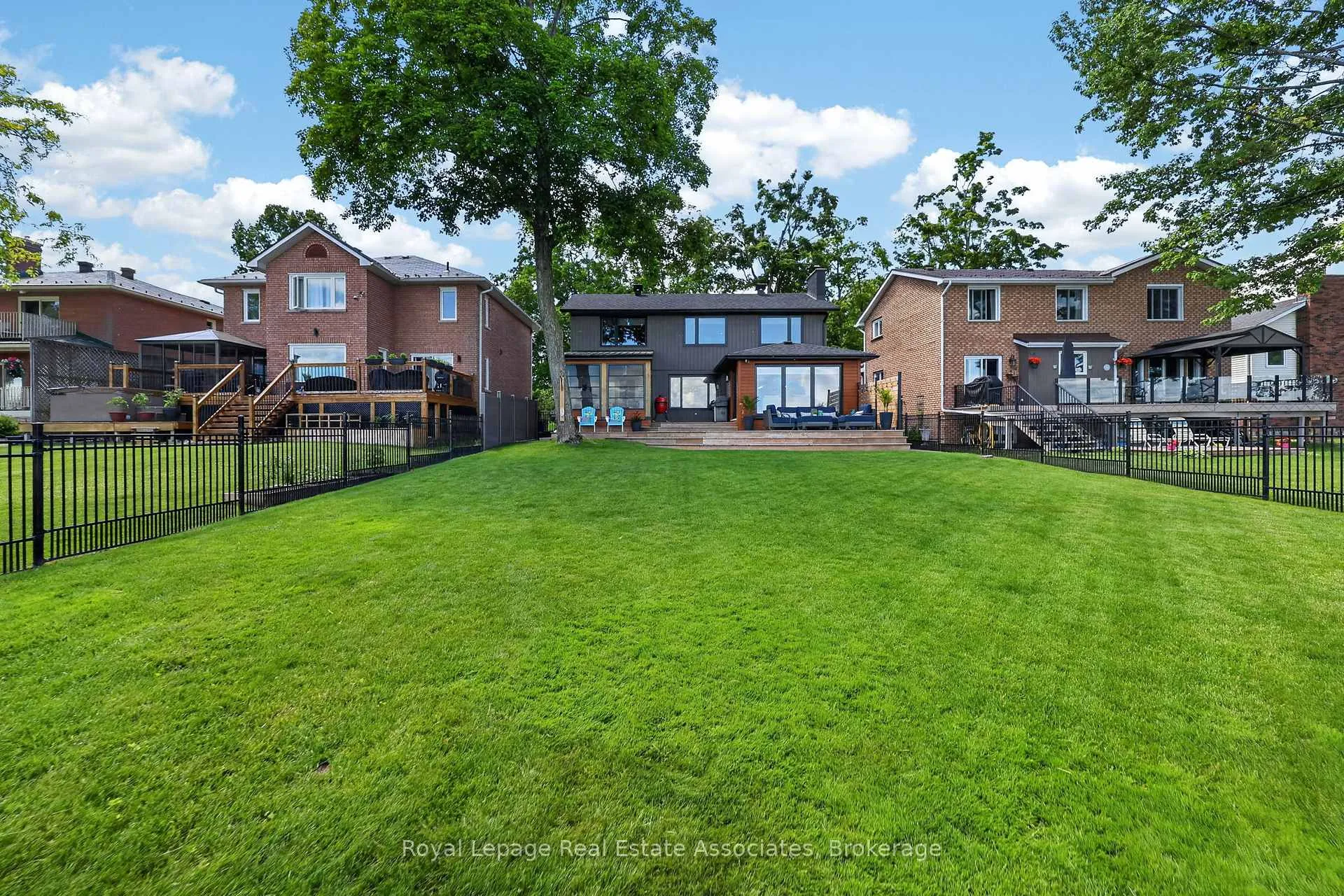 Photo 45 of 727 Broadview Avenue, Orillia — HOMEH