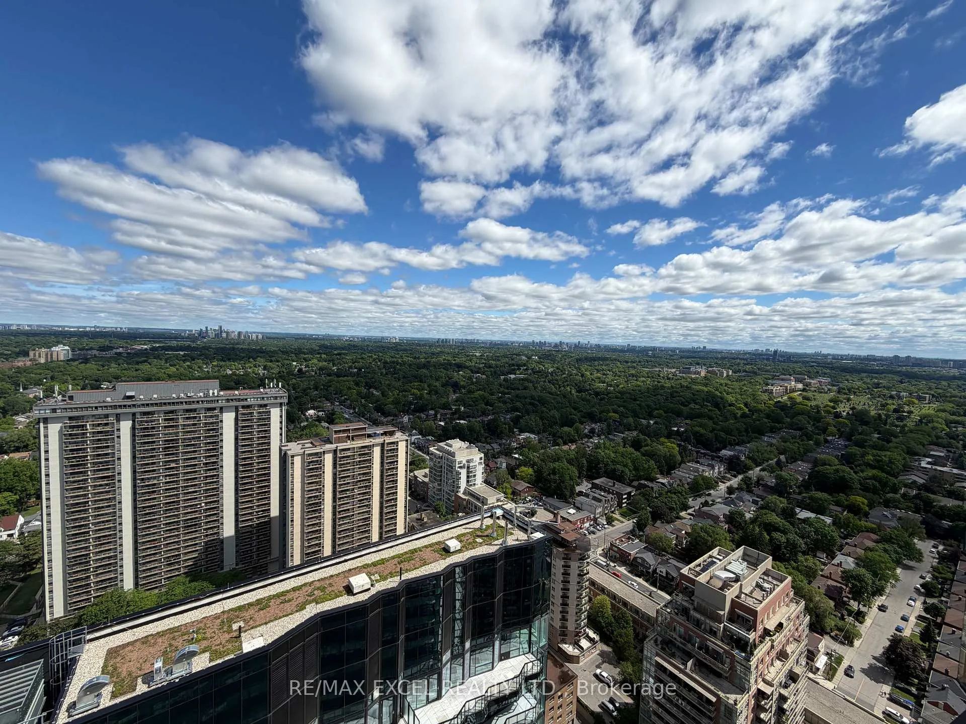 Photo 8 of Unit 3506, 110 Broadway Avenue, Toronto, Mount Pleasant West — HOMEH