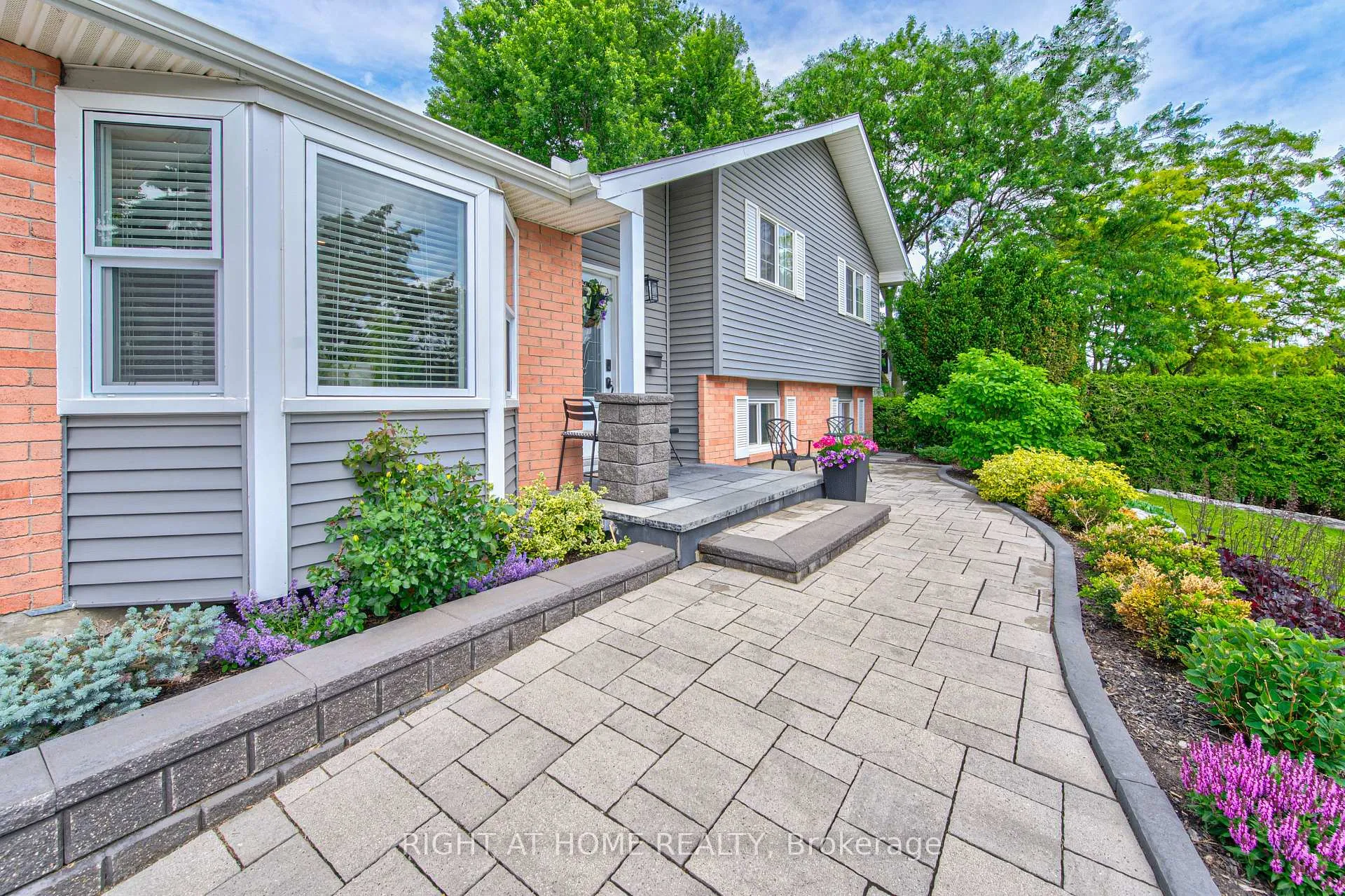 Photo 3 of 399 Grand River Boulevard, Kitchener, Grand River South — HOMEH