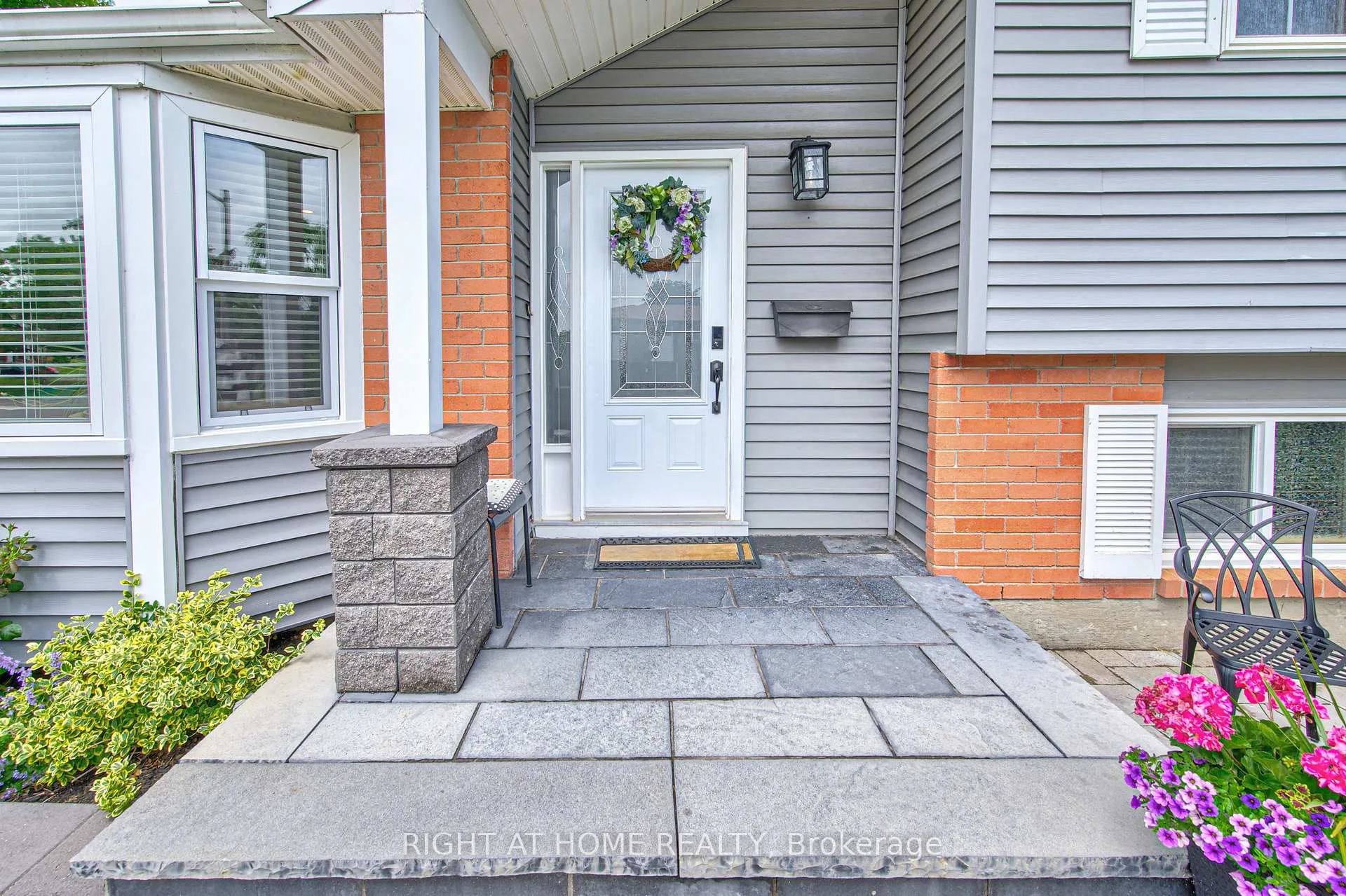 Photo 4 of 399 Grand River Boulevard, Kitchener, Grand River South — HOMEH