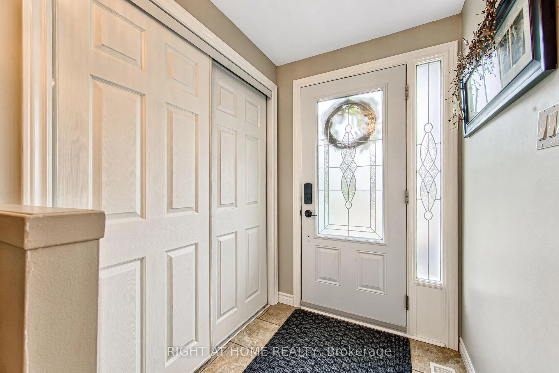 Photo 5 of 399 Grand River Boulevard, Kitchener, Grand River South — HOMEH