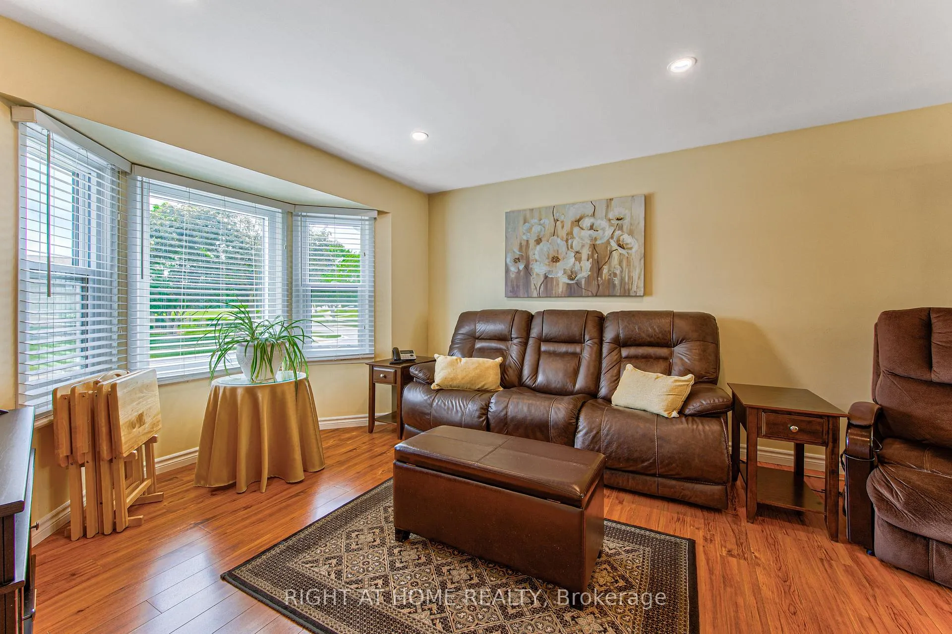 Photo 8 of 399 Grand River Boulevard, Kitchener, Grand River South — HOMEH