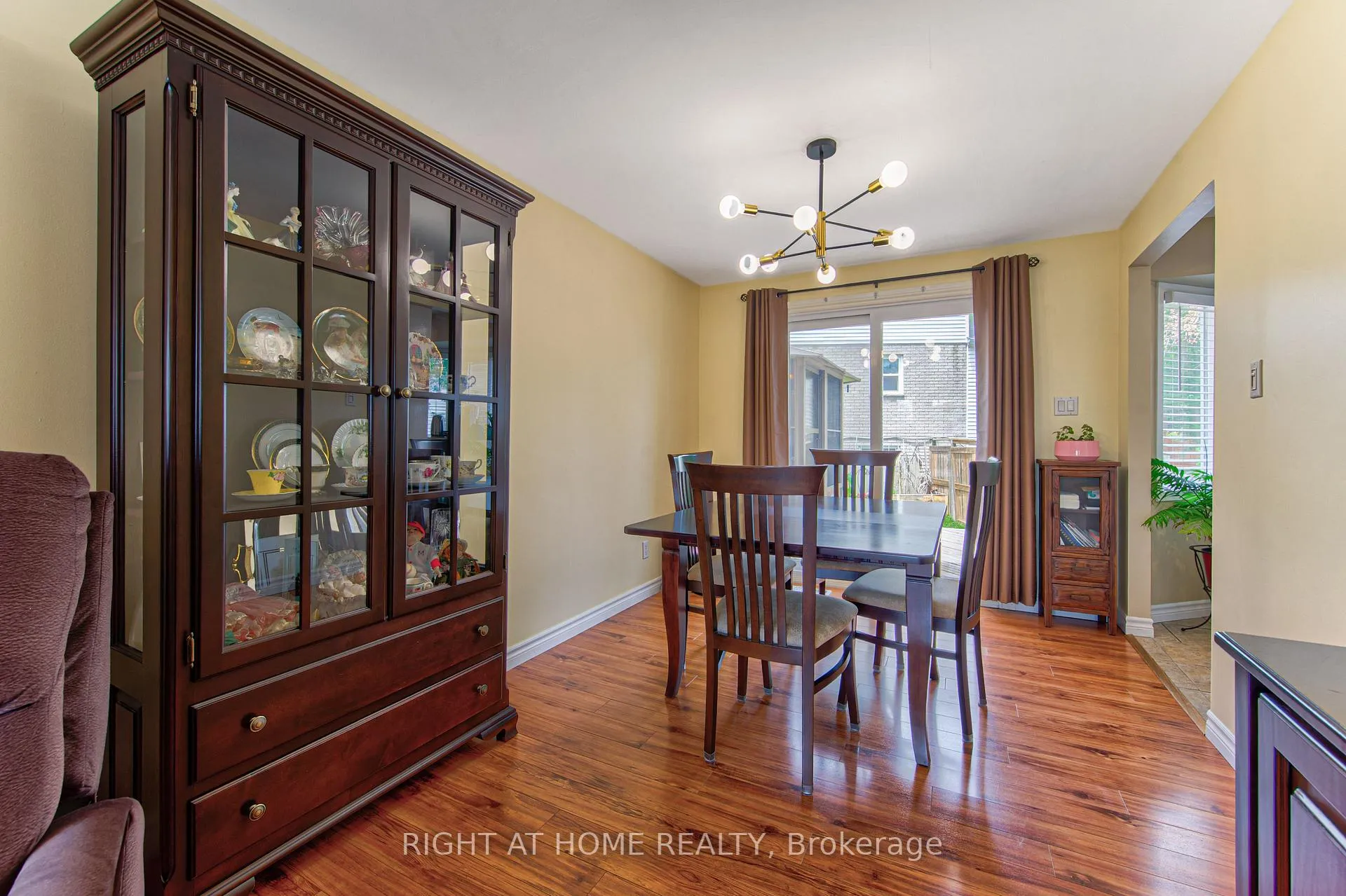 Photo 11 of 399 Grand River Boulevard, Kitchener, Grand River South — HOMEH