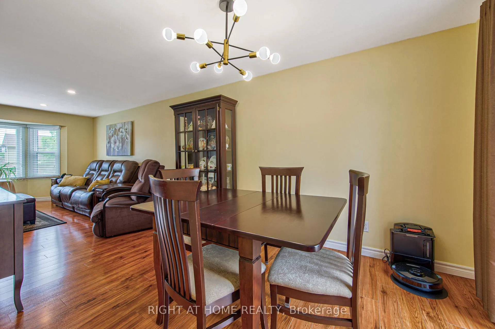 Photo 12 of 399 Grand River Boulevard, Kitchener, Grand River South — HOMEH