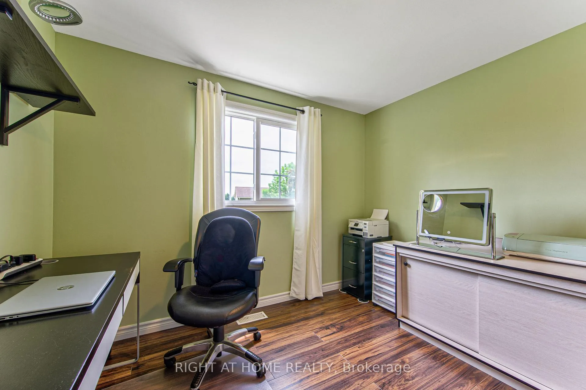 Photo 24 of 399 Grand River Boulevard, Kitchener, Grand River South — HOMEH