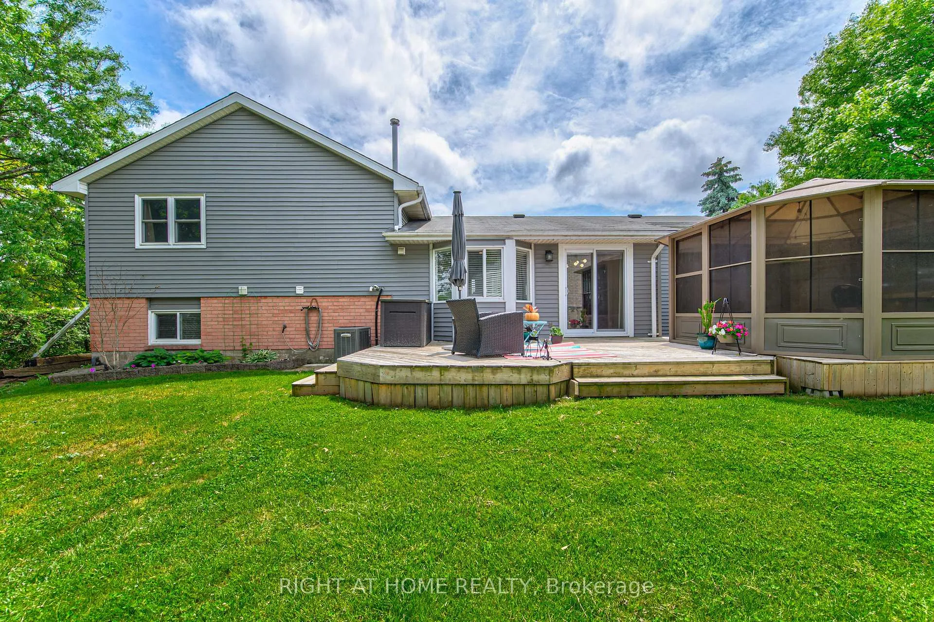 Photo 37 of 399 Grand River Boulevard, Kitchener, Grand River South — HOMEH