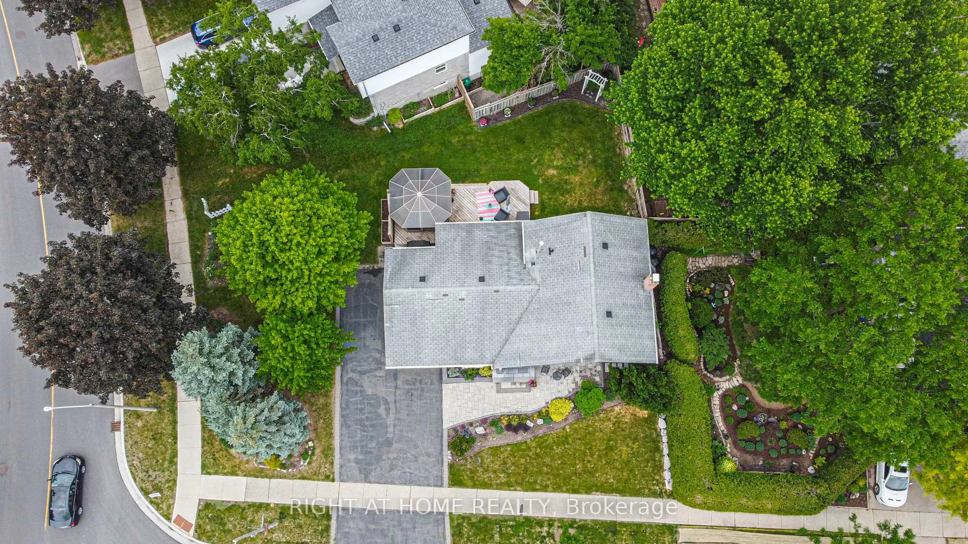 Photo 38 of 399 Grand River Boulevard, Kitchener, Grand River South — HOMEH