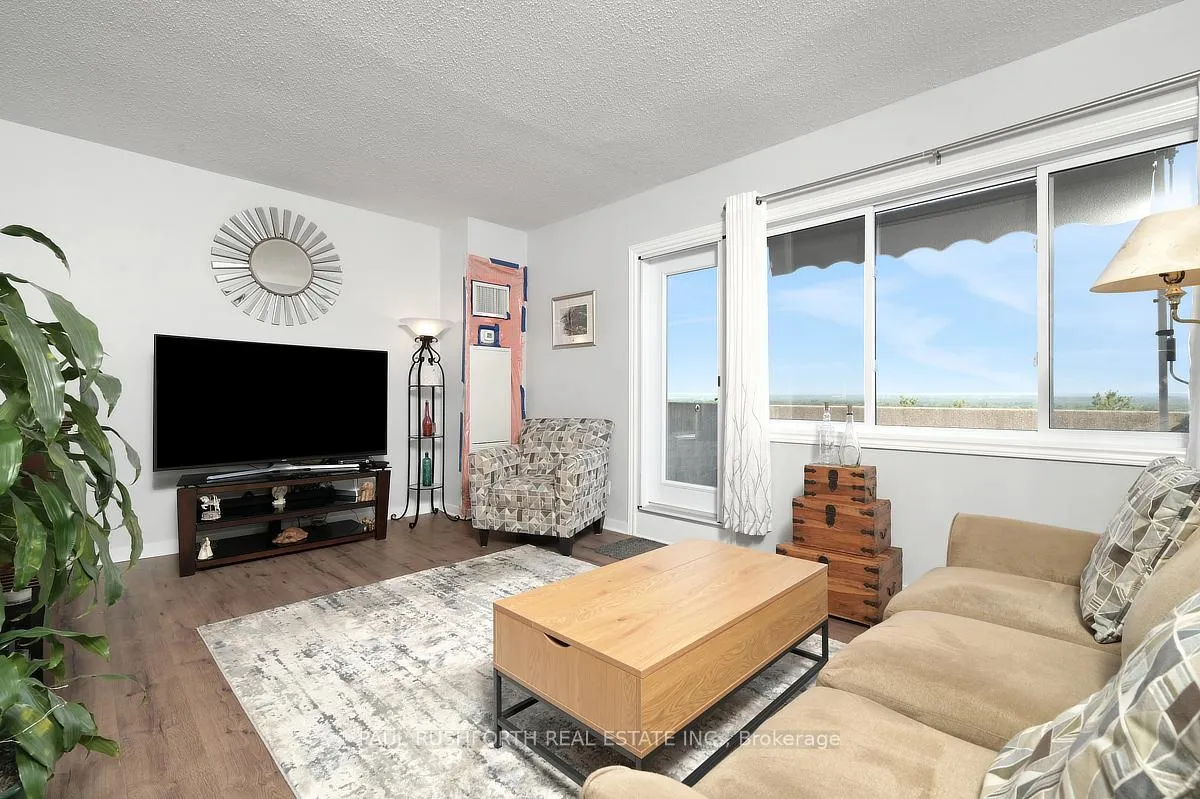 Photo 3 of Unit 819, 1599 Lassiter Terrace, Ottawa, Beaconwood — HOMEH