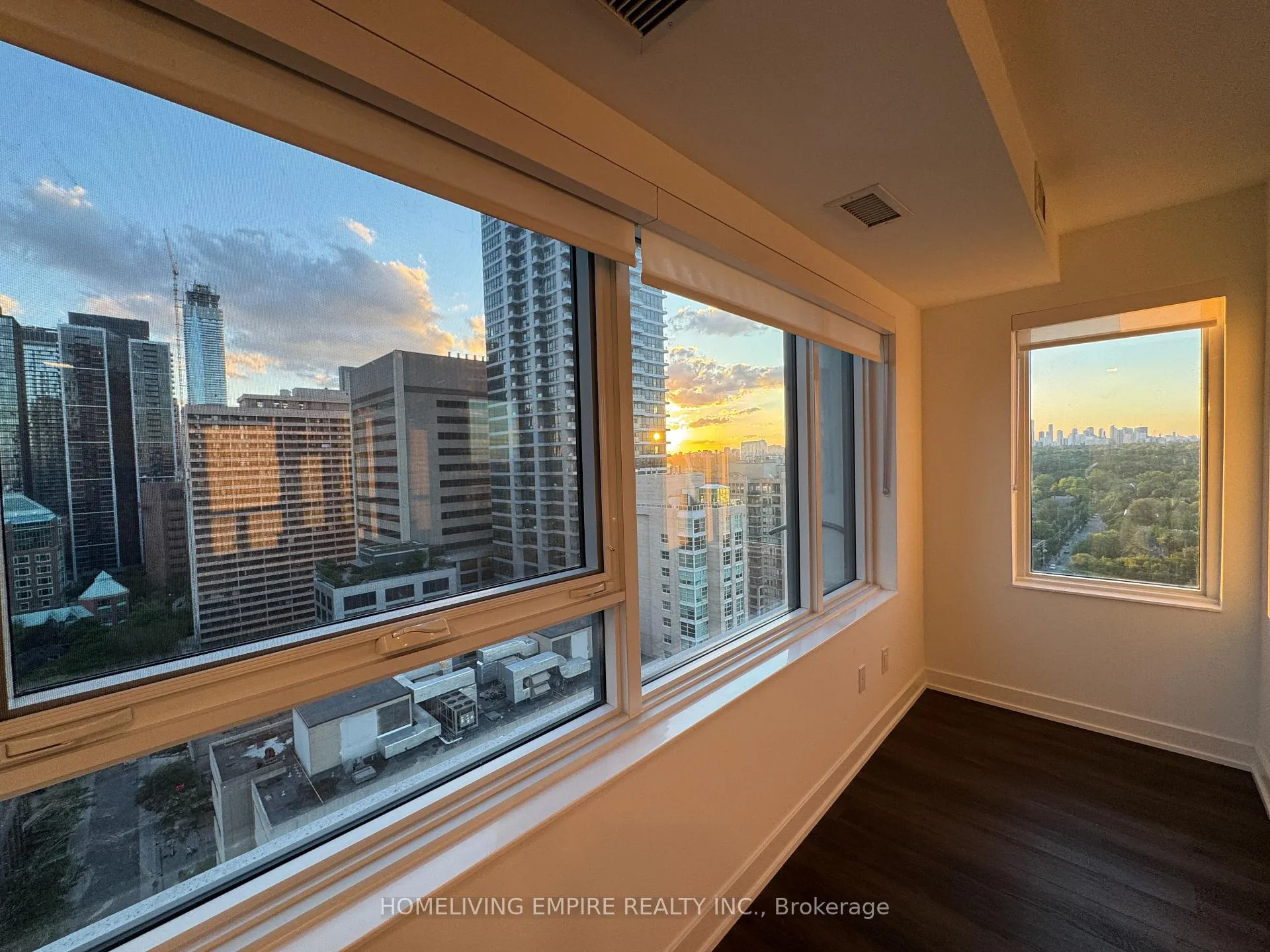 Photo 14 of Unit 2004, 609 Sherbourne Street, Toronto, North St. James Town — HOMEH