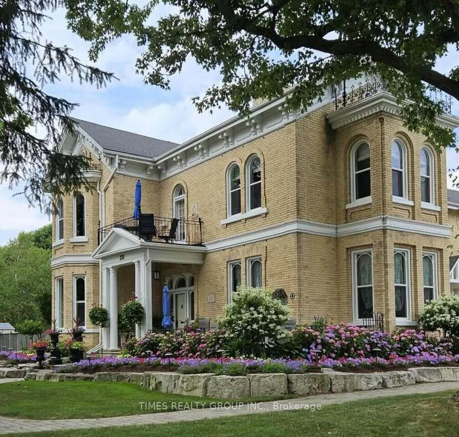 Photo of 220 Hibernia Street