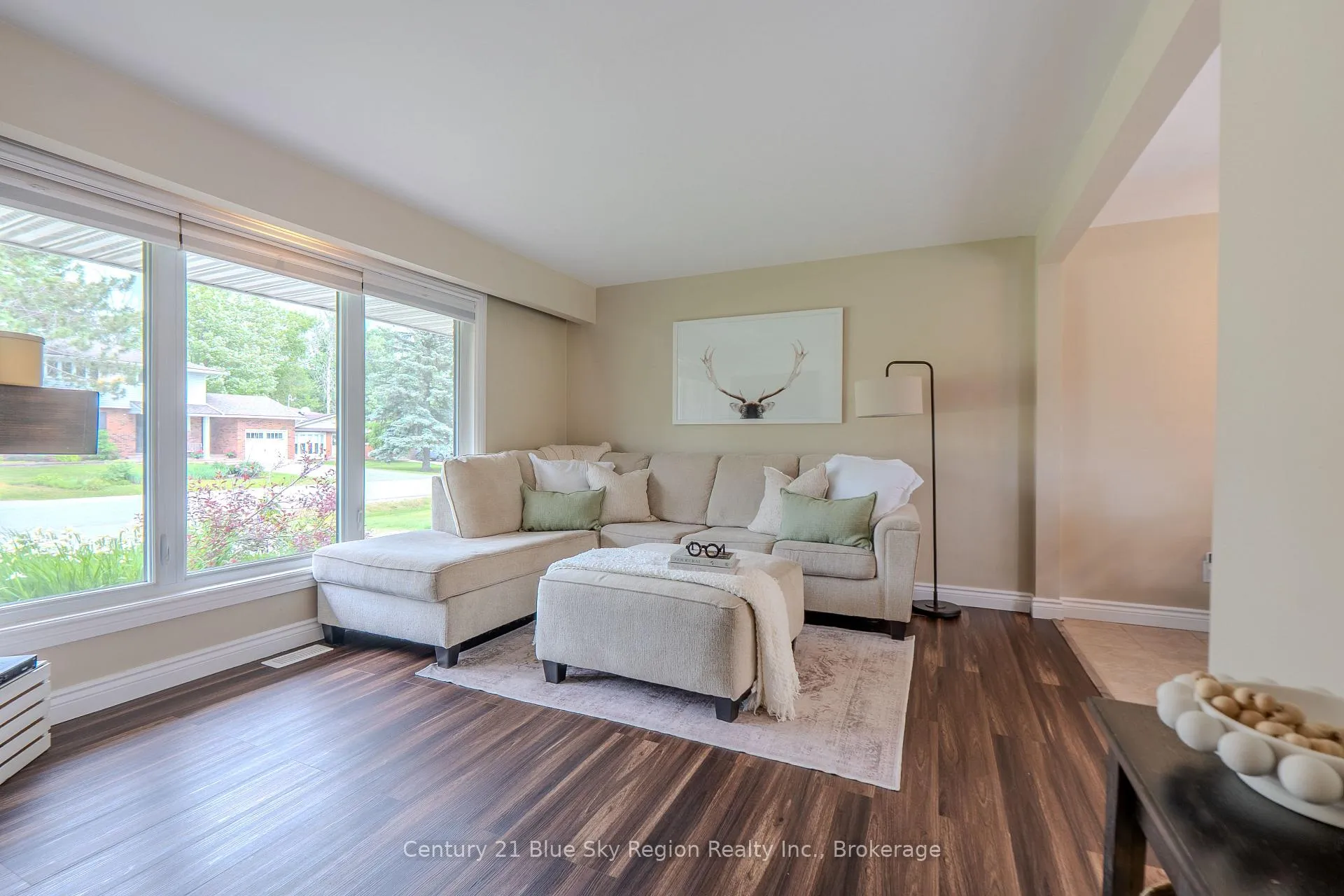 Photo 7 of 235 Orange Crescent, North Bay, Birchaven — HOMEH