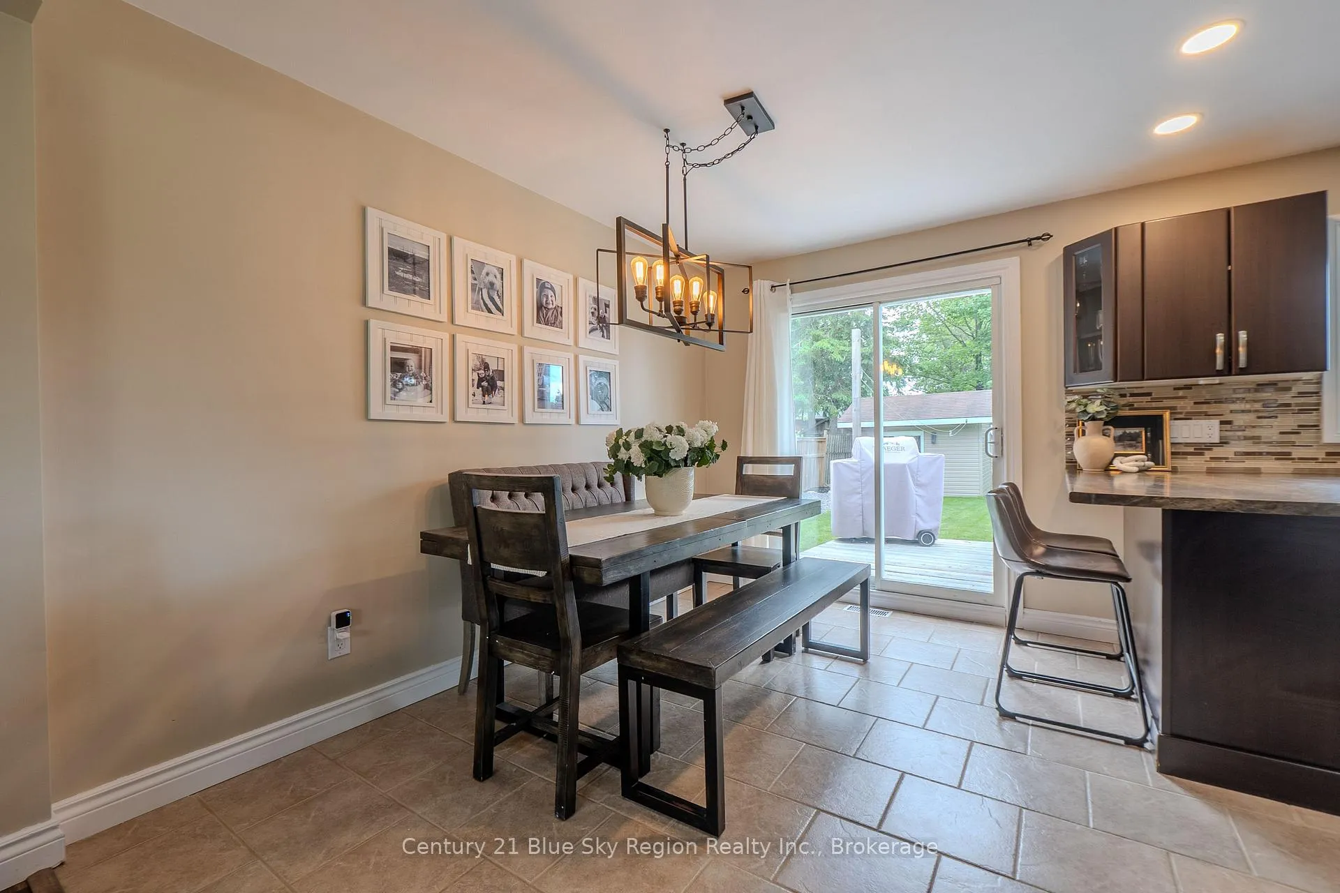 Photo 11 of 235 Orange Crescent, North Bay, Birchaven — HOMEH