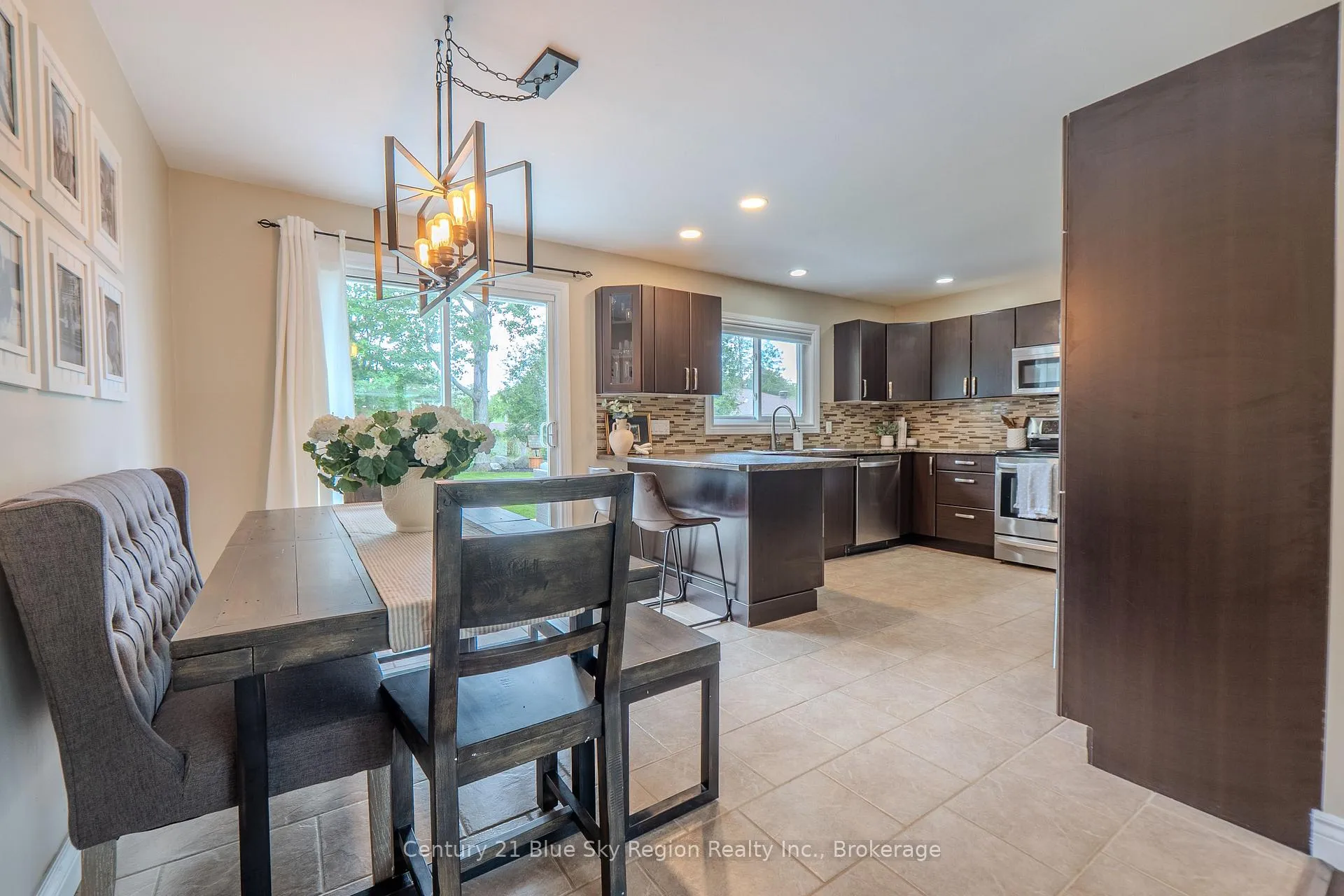 Photo 12 of 235 Orange Crescent, North Bay, Birchaven — HOMEH