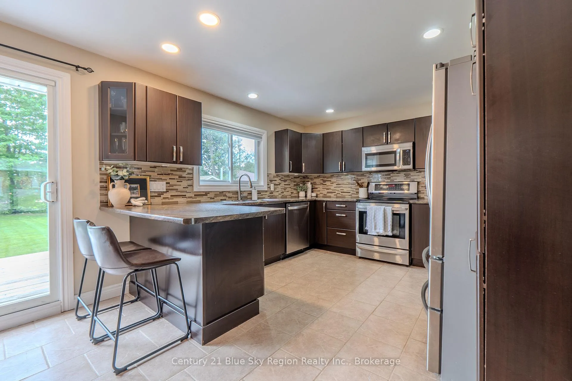 Photo 14 of 235 Orange Crescent, North Bay, Birchaven — HOMEH