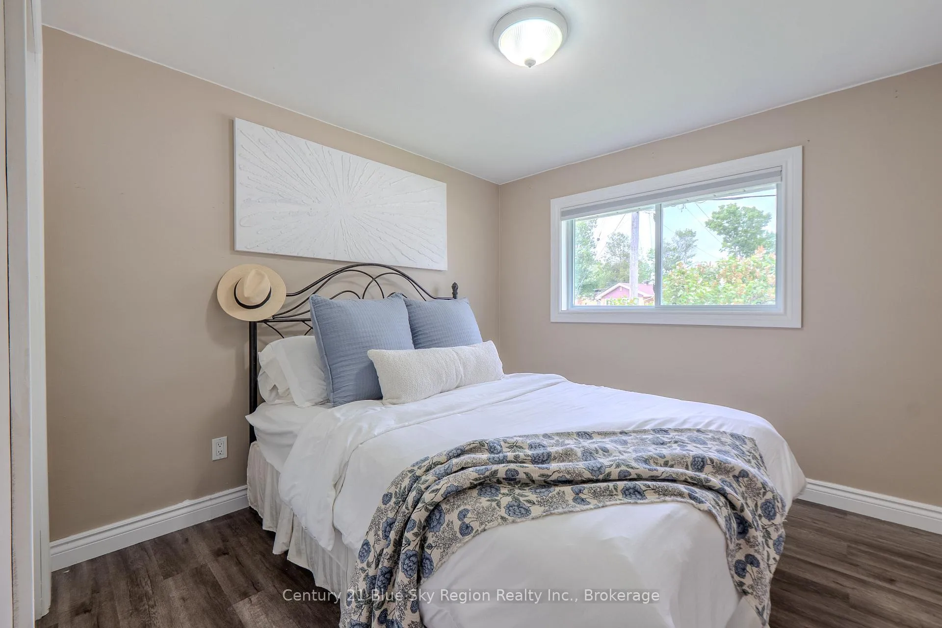 Photo 23 of 235 Orange Crescent, North Bay, Birchaven — HOMEH