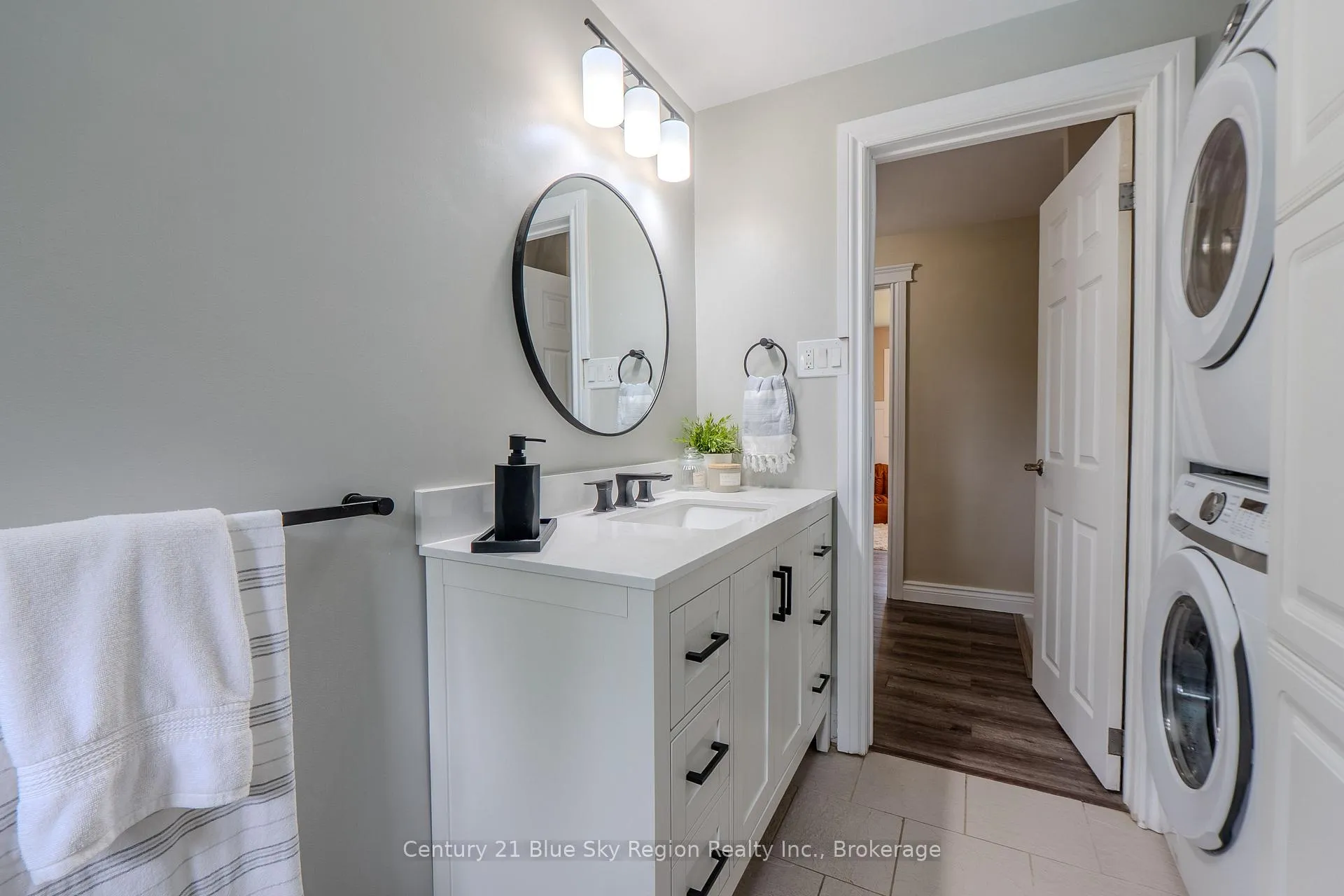 Photo 29 of 235 Orange Crescent, North Bay, Birchaven — HOMEH