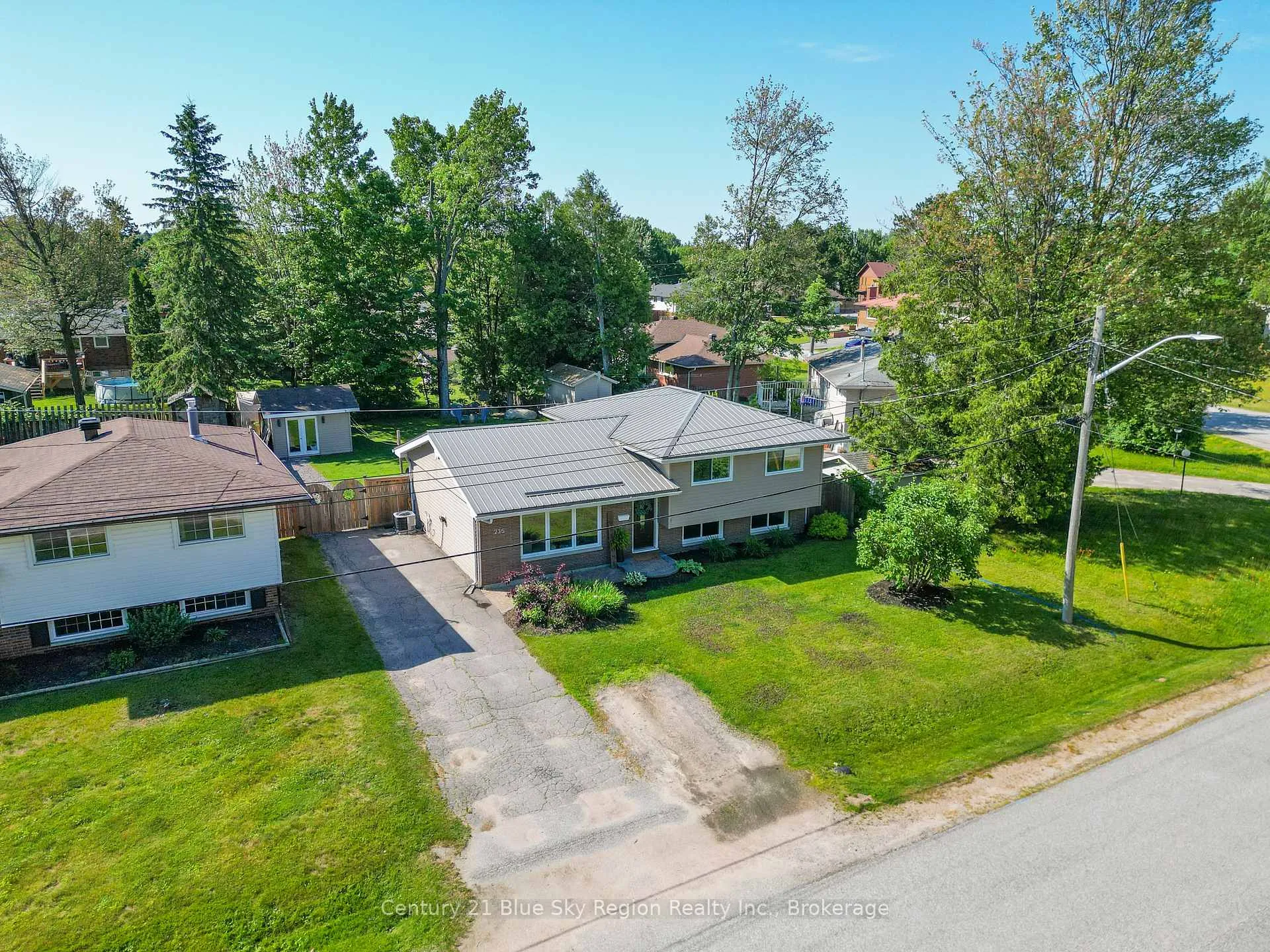 Photo 41 of 235 Orange Crescent, North Bay, Birchaven — HOMEH