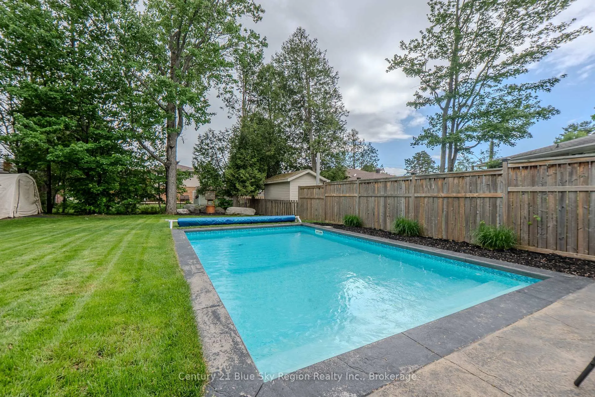 Photo 42 of 235 Orange Crescent, North Bay, Birchaven — HOMEH