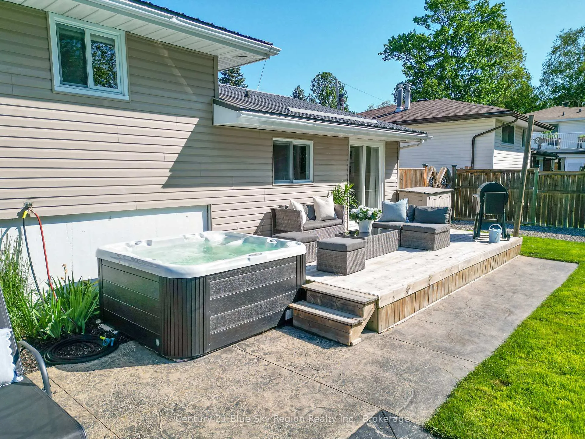 Photo 45 of 235 Orange Crescent, North Bay, Birchaven — HOMEH