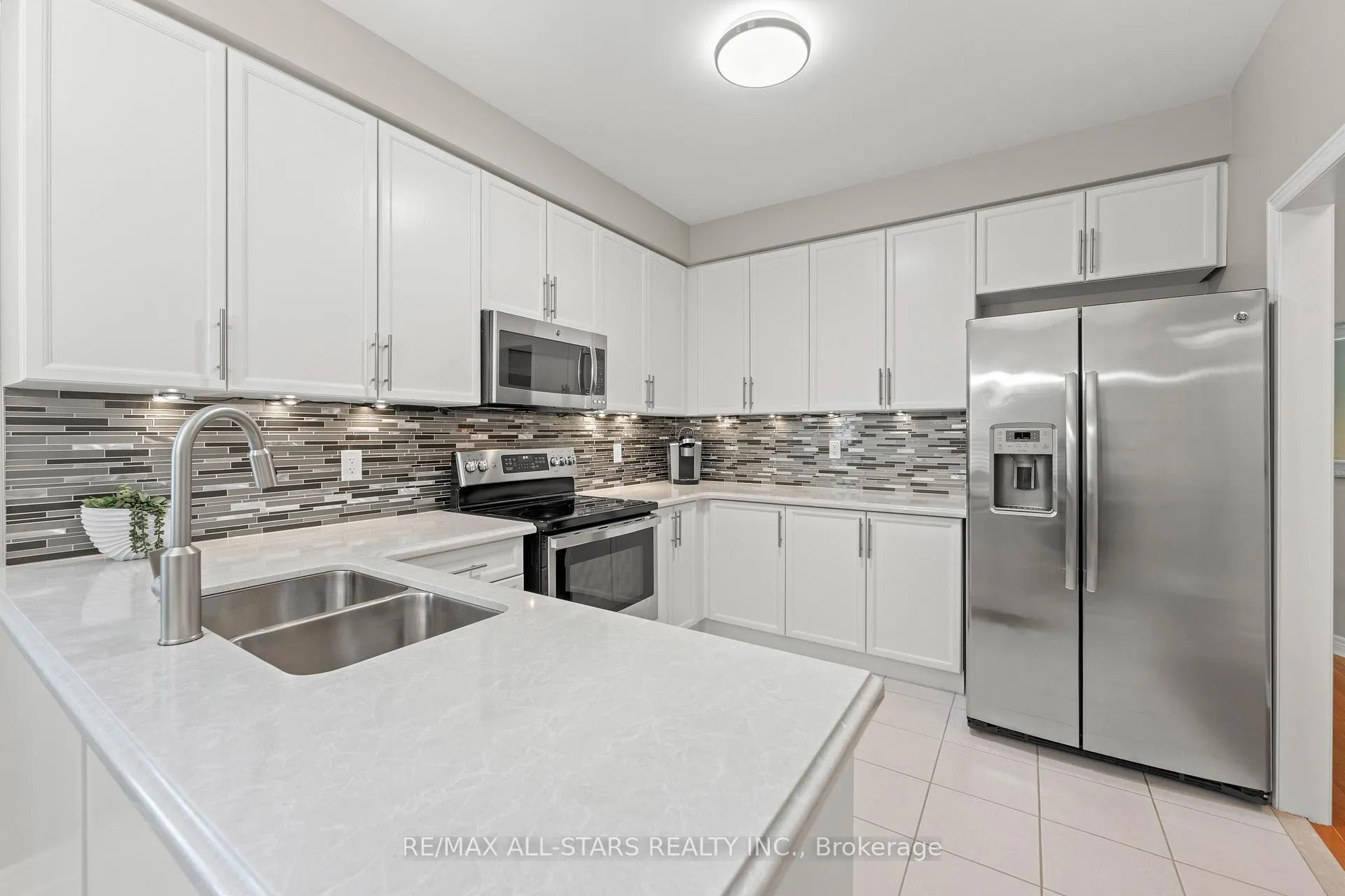 Photo 12 of 76 Chimney Hill Way, Scugog, Port Perry — HOMEH