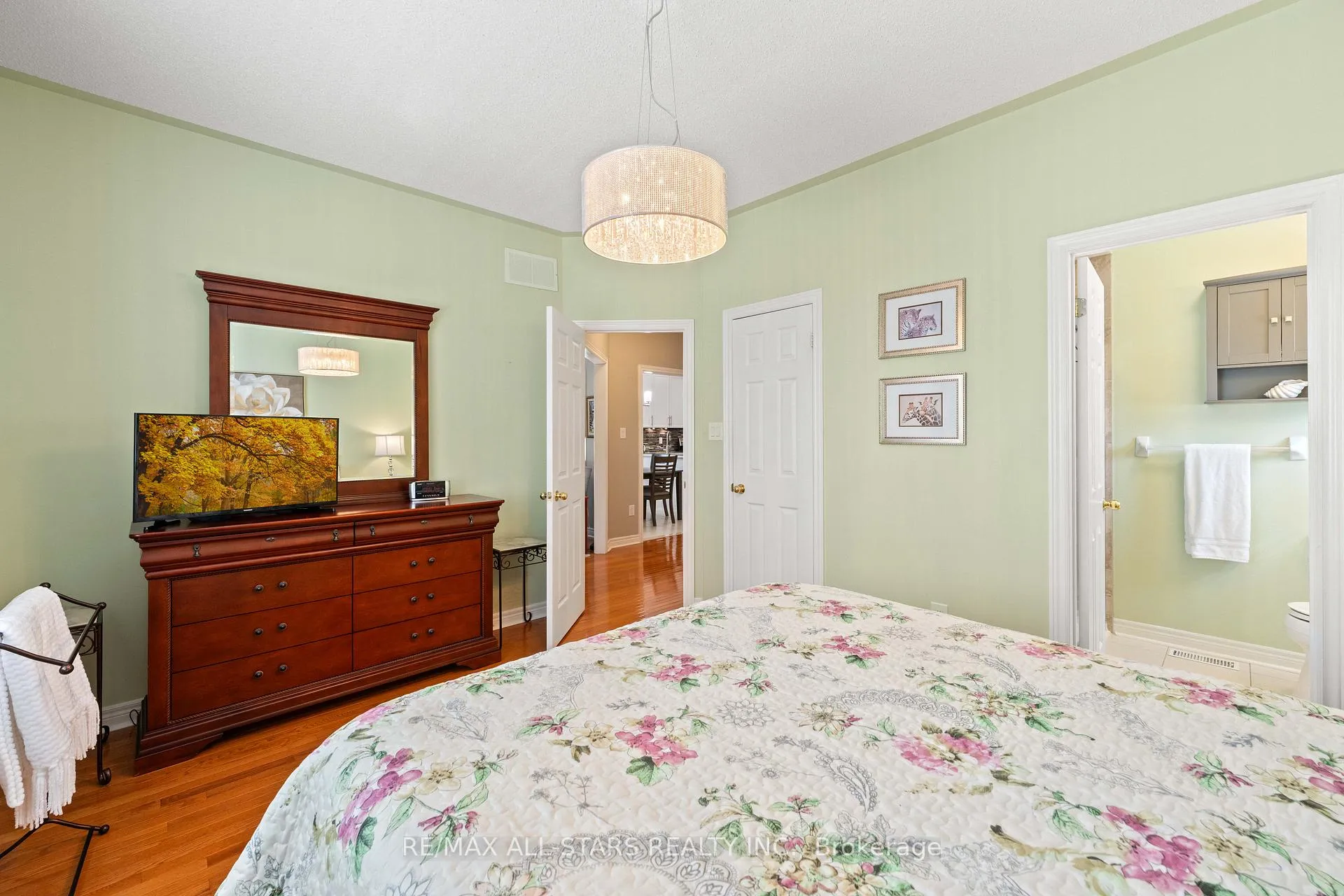 Photo 18 of 76 Chimney Hill Way, Scugog, Port Perry — HOMEH