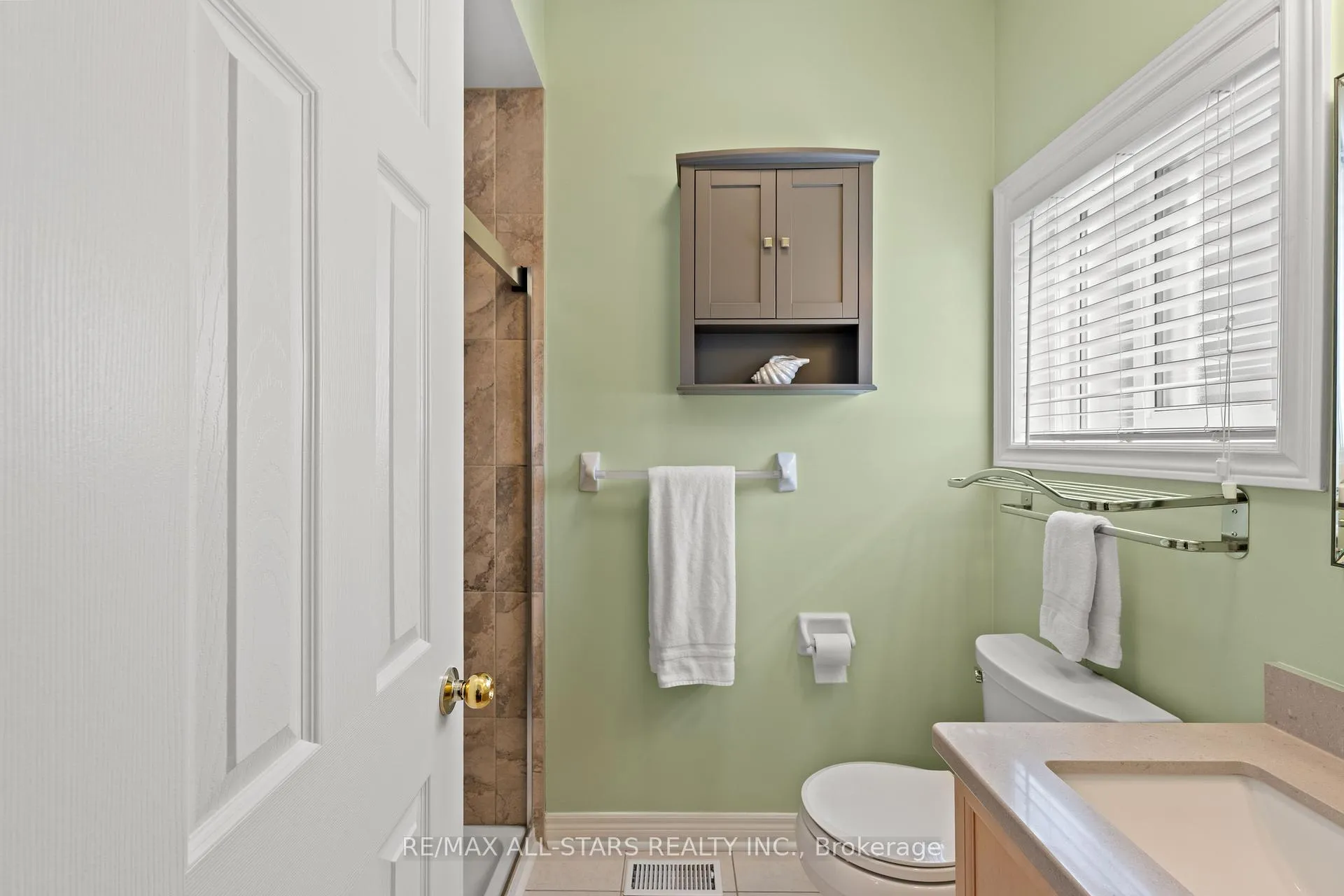 Photo 19 of 76 Chimney Hill Way, Scugog, Port Perry — HOMEH