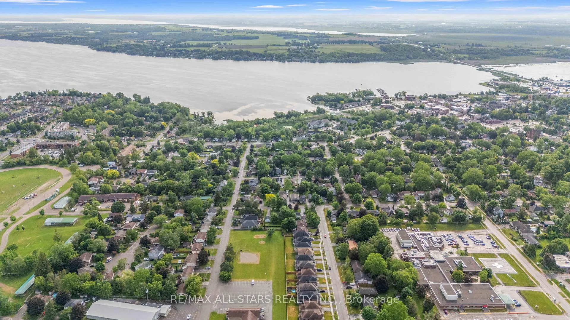 Photo 36 of 76 Chimney Hill Way, Scugog, Port Perry — HOMEH