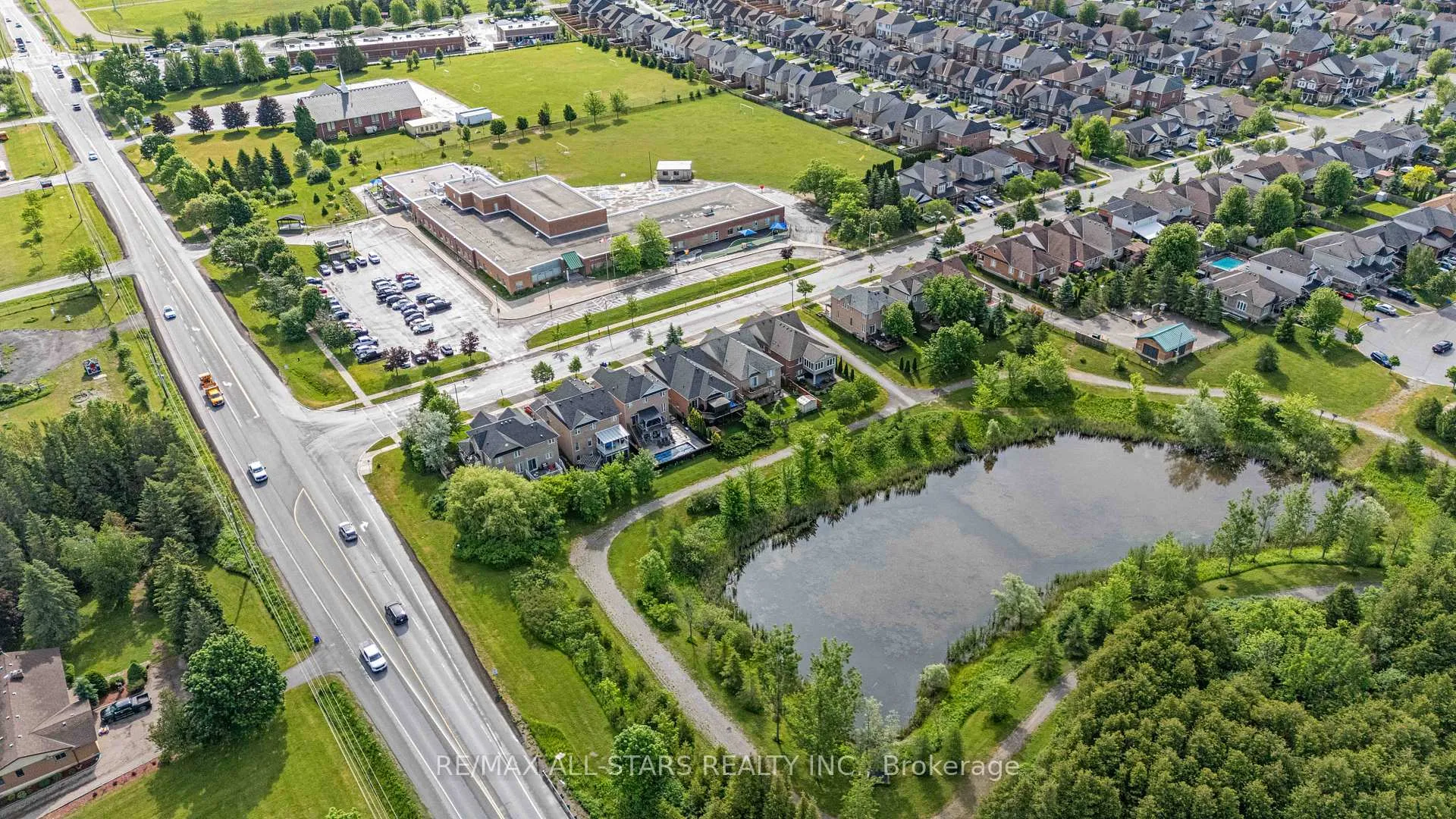 Photo 37 of 76 Chimney Hill Way, Scugog, Port Perry — HOMEH