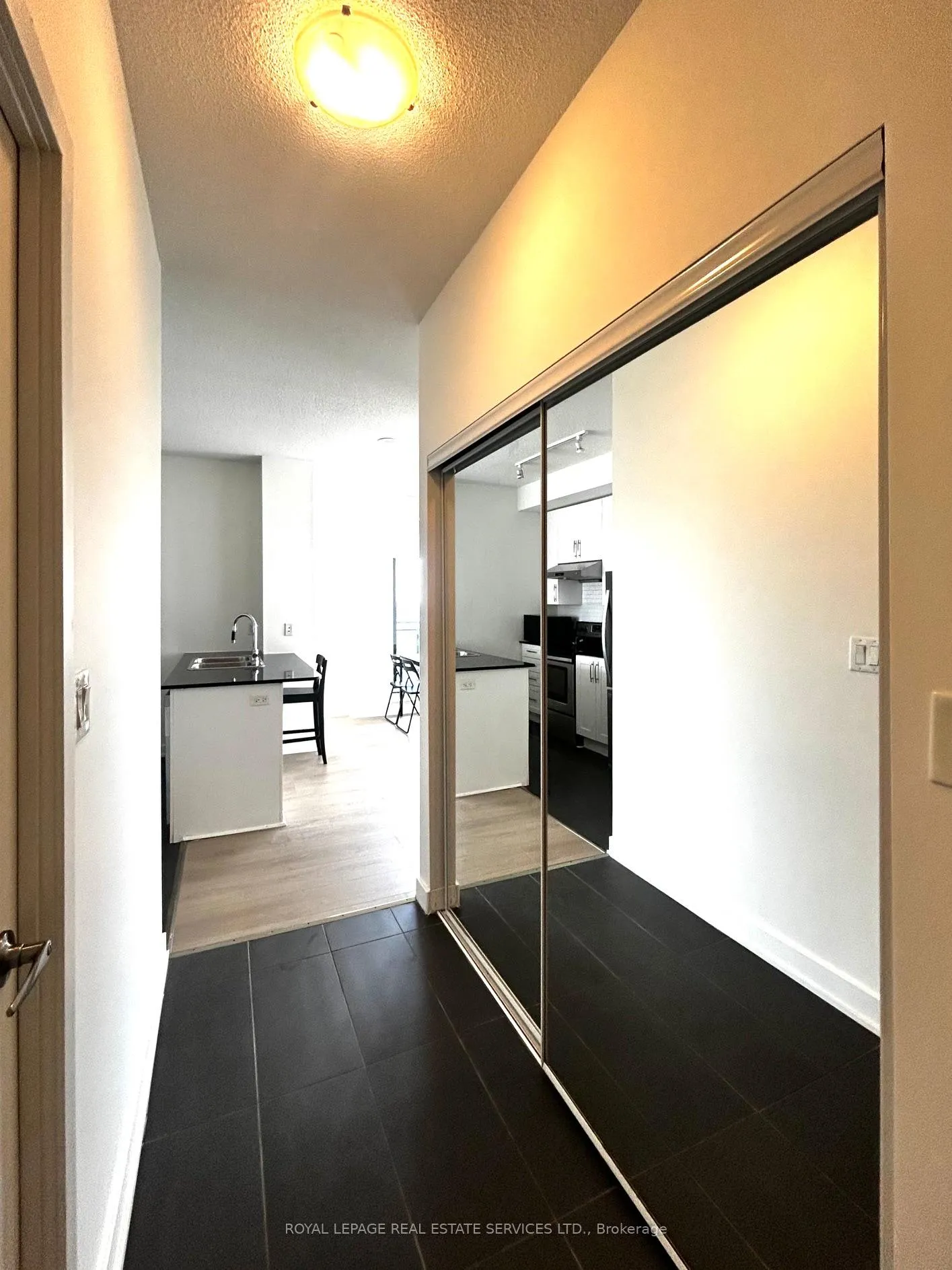 Photo 7 of Unit 2909, 4070 Confederation Parkway, Mississauga, City Centre — HOMEH