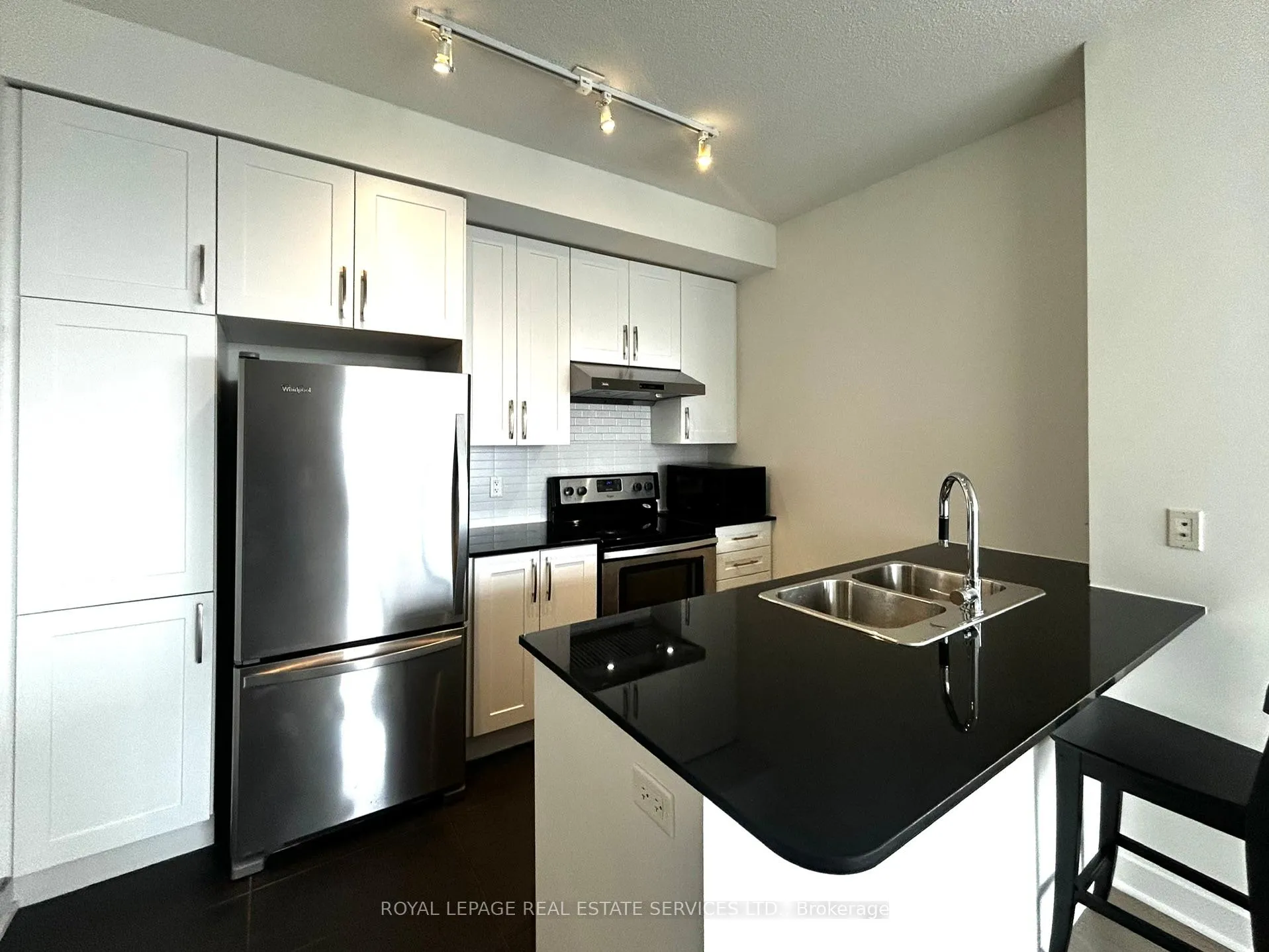Photo 9 of Unit 2909, 4070 Confederation Parkway, Mississauga, City Centre — HOMEH