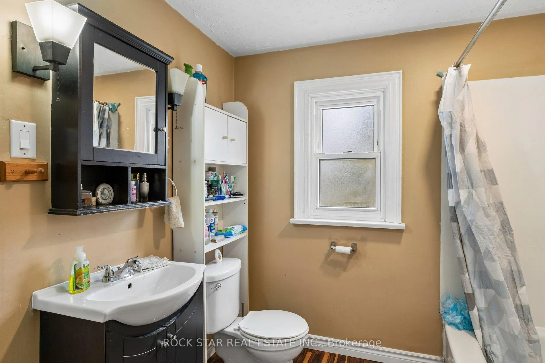 Photo 23 of 428 Thorold Road, Welland, West Welland — HOMEH