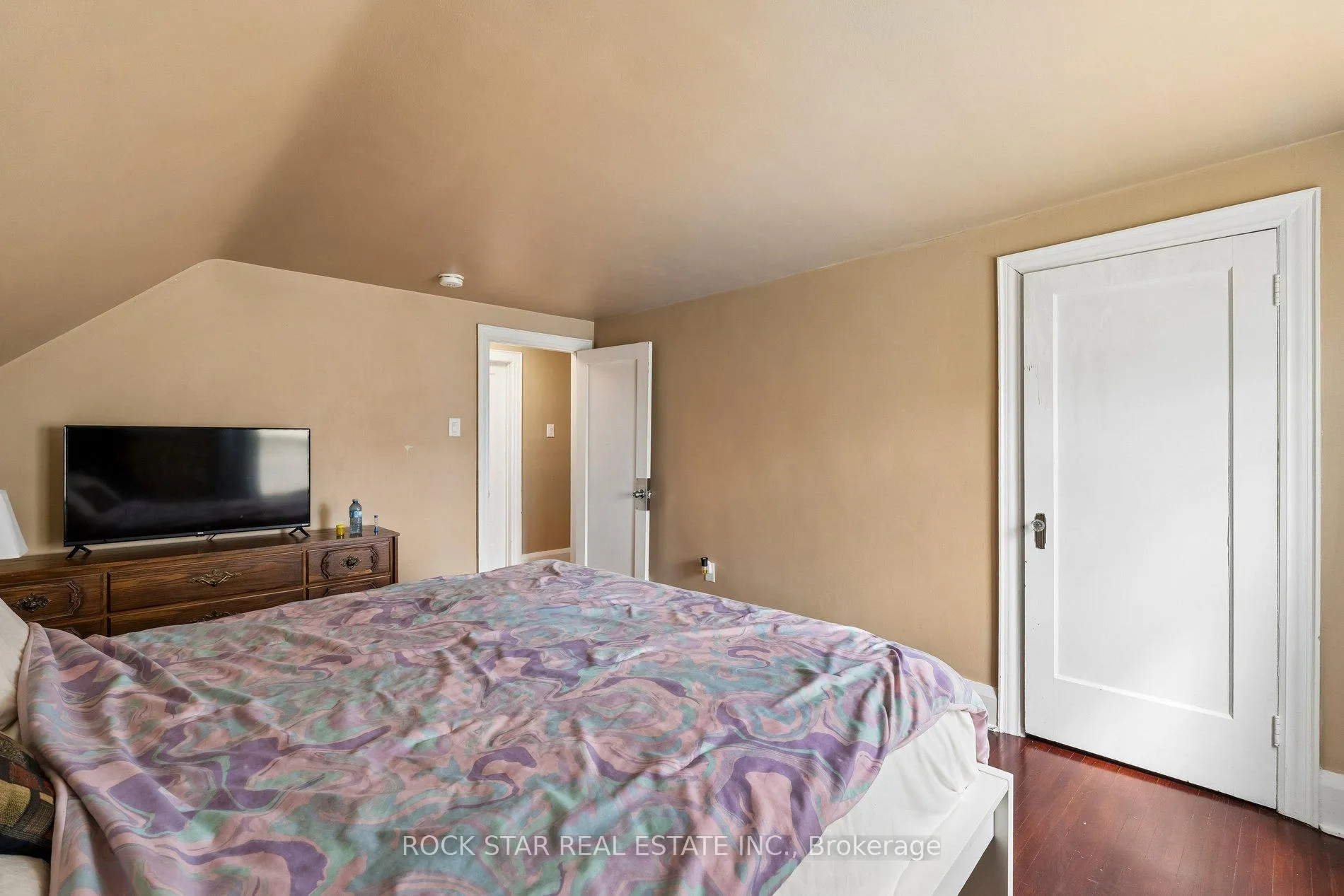 Photo 25 of 428 Thorold Road, Welland, West Welland — HOMEH