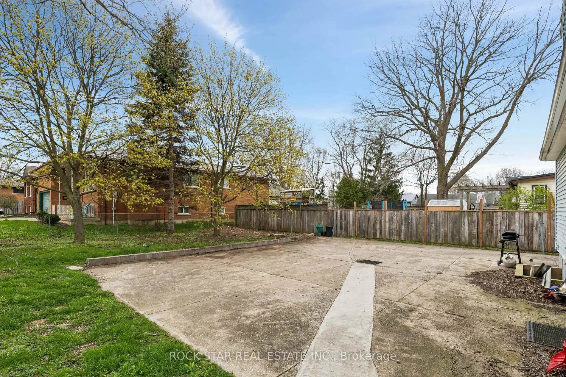 Photo 42 of 428 Thorold Road, Welland, West Welland — HOMEH