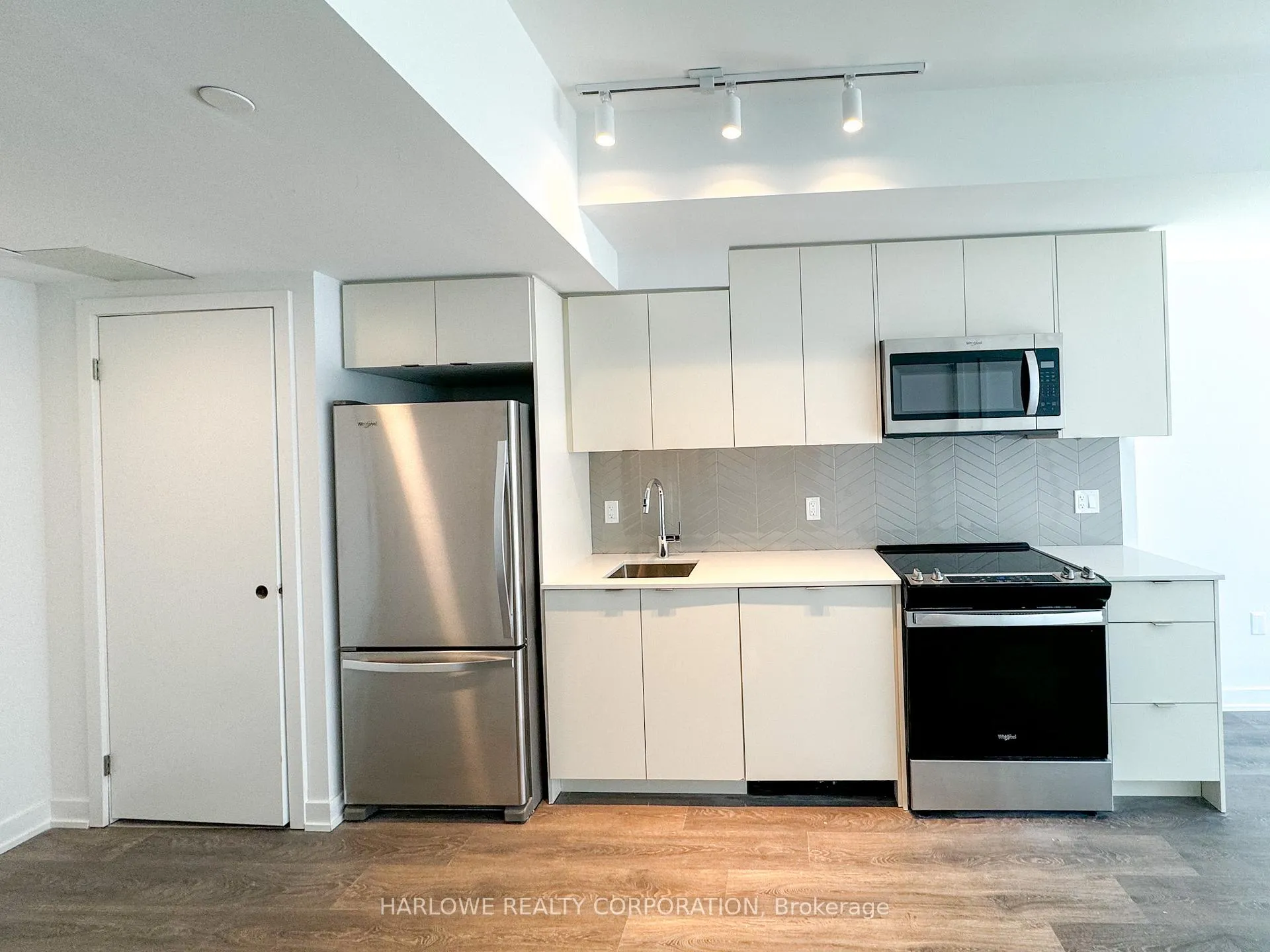 Front of Unit 413 B, 1604 Charles Street