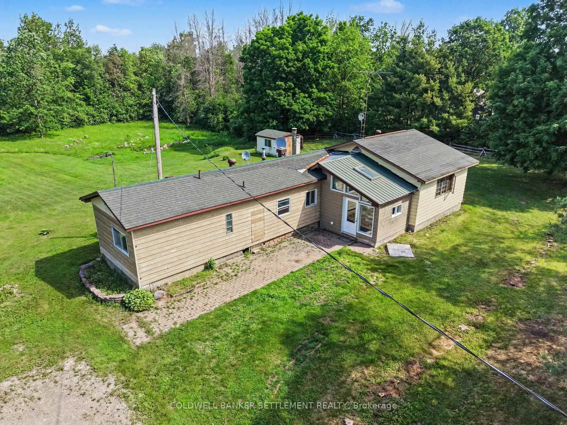 Photo 3 of 2394 Scotch Line Road, Tay Valley, Bathurst/Burgess & Sherbrooke (Bathurst) Twp — HOMEH