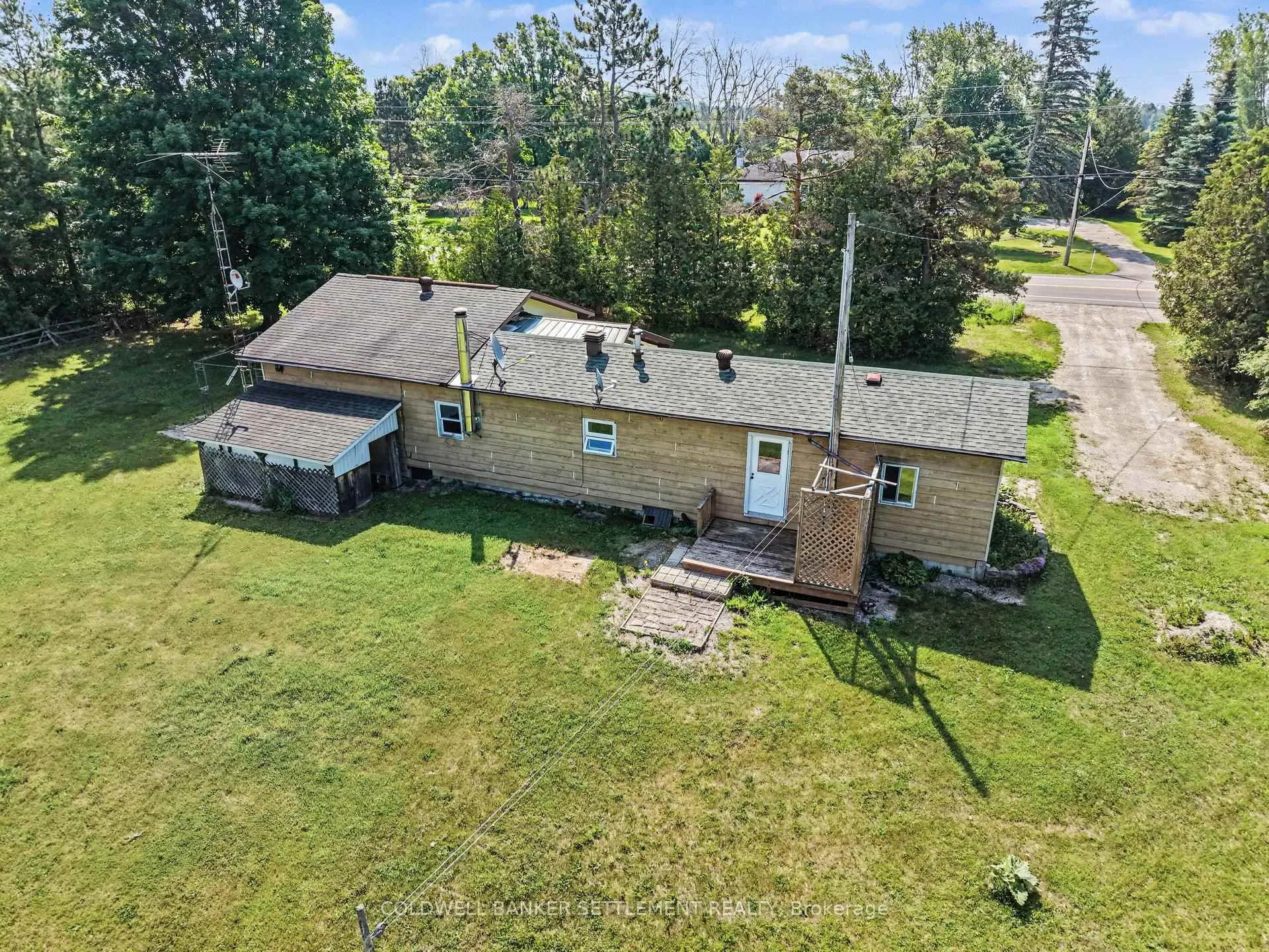 Photo 4 of 2394 Scotch Line Road, Tay Valley, Bathurst/Burgess & Sherbrooke (Bathurst) Twp — HOMEH