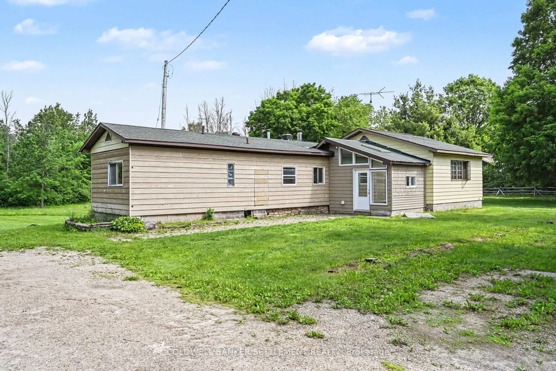 Photo 5 of 2394 Scotch Line Road, Tay Valley, Bathurst/Burgess & Sherbrooke (Bathurst) Twp — HOMEH