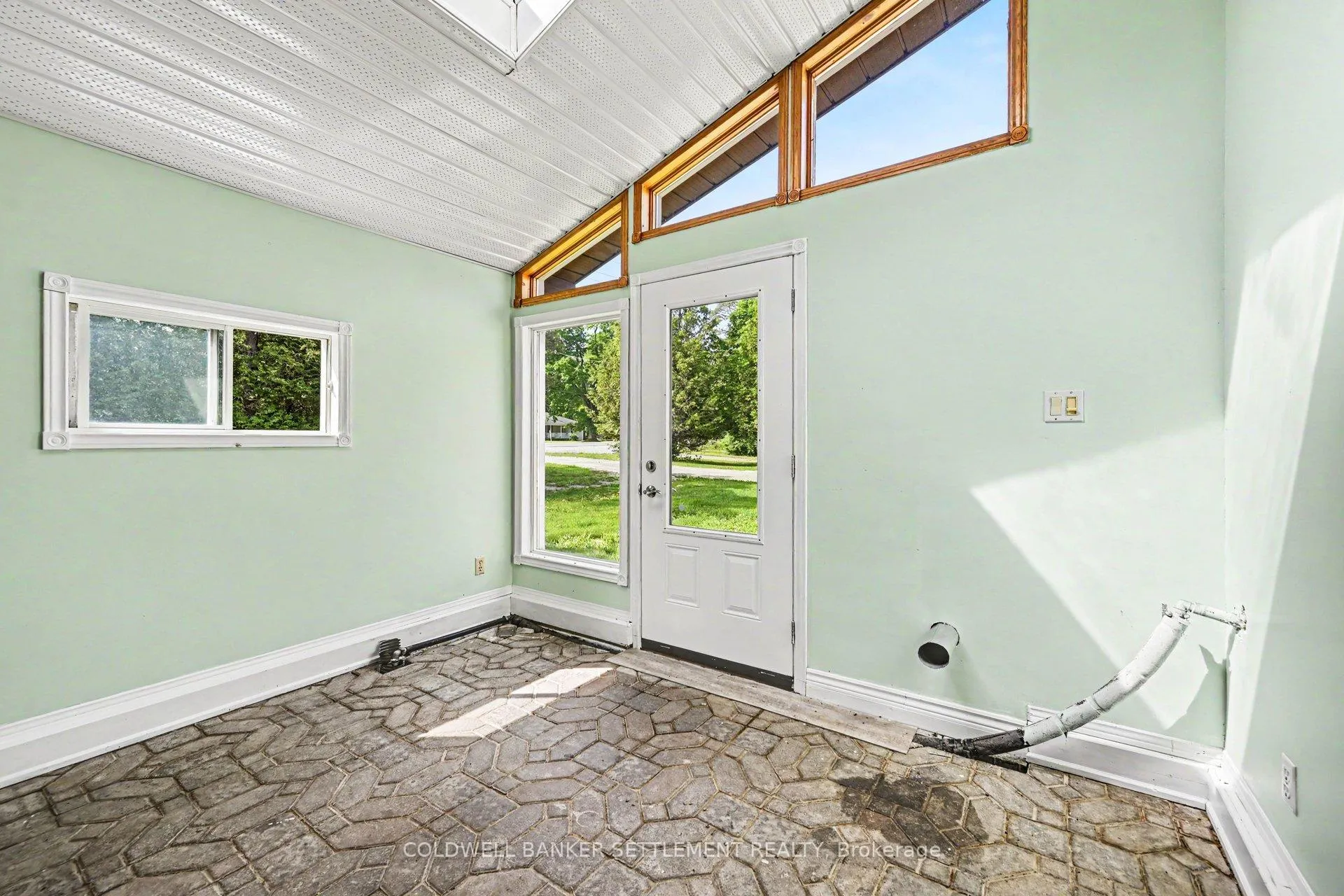 Photo 13 of 2394 Scotch Line Road, Tay Valley, Bathurst/Burgess & Sherbrooke (Bathurst) Twp — HOMEH