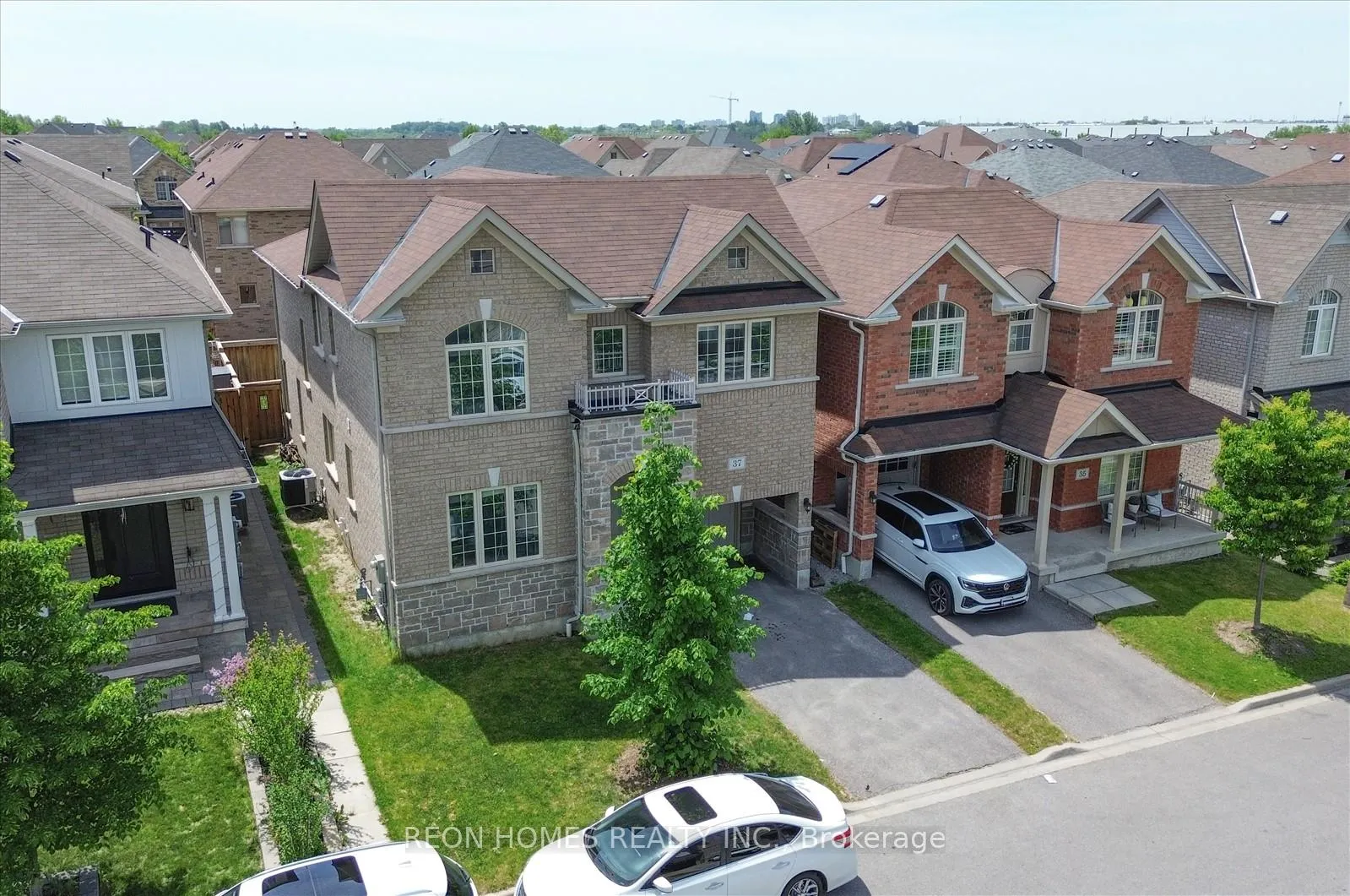 Photo 2 of 37 Raithby Crescent, Ajax, Central East — HOMEH