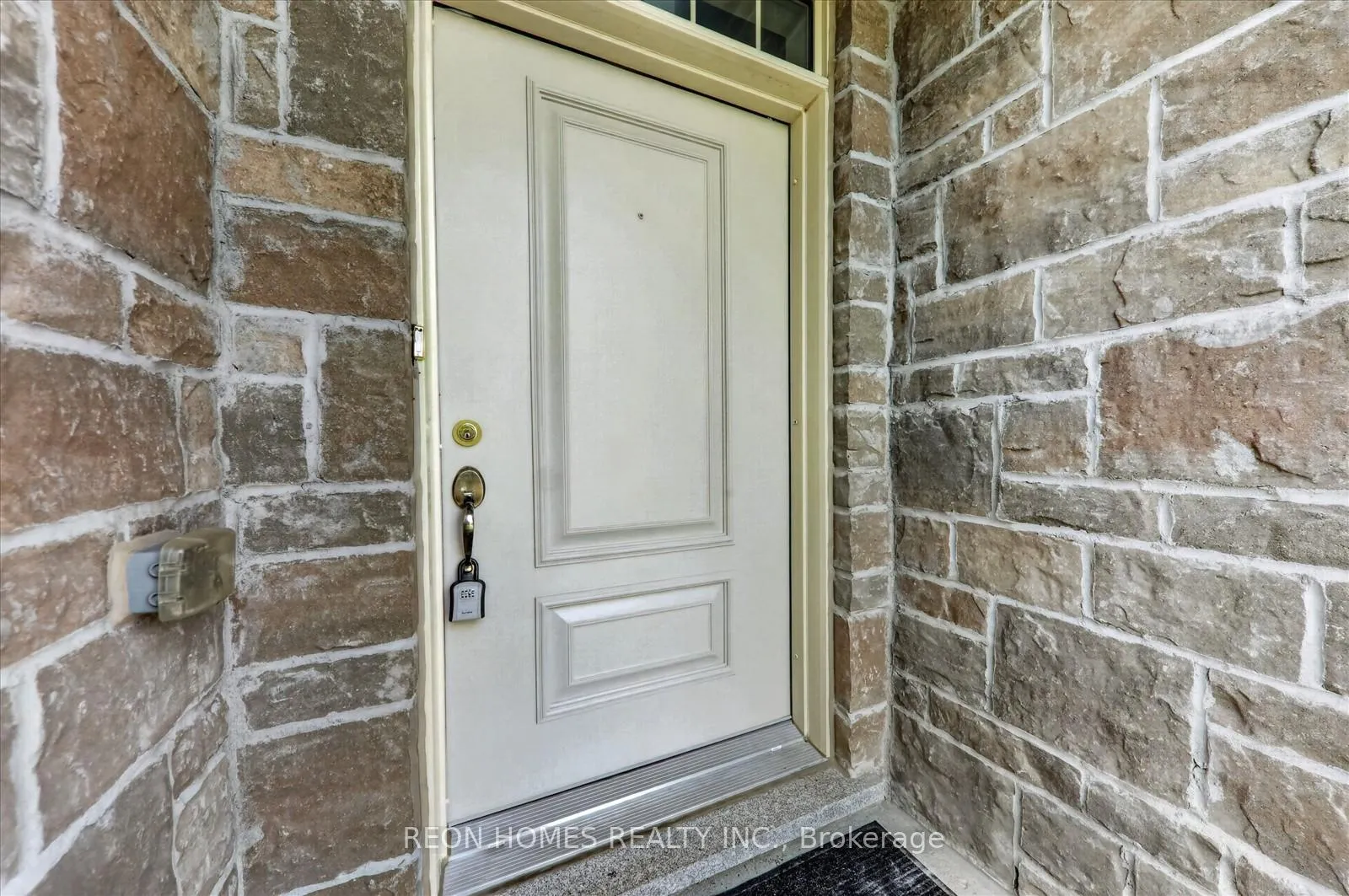 Photo 5 of 37 Raithby Crescent, Ajax, Central East — HOMEH