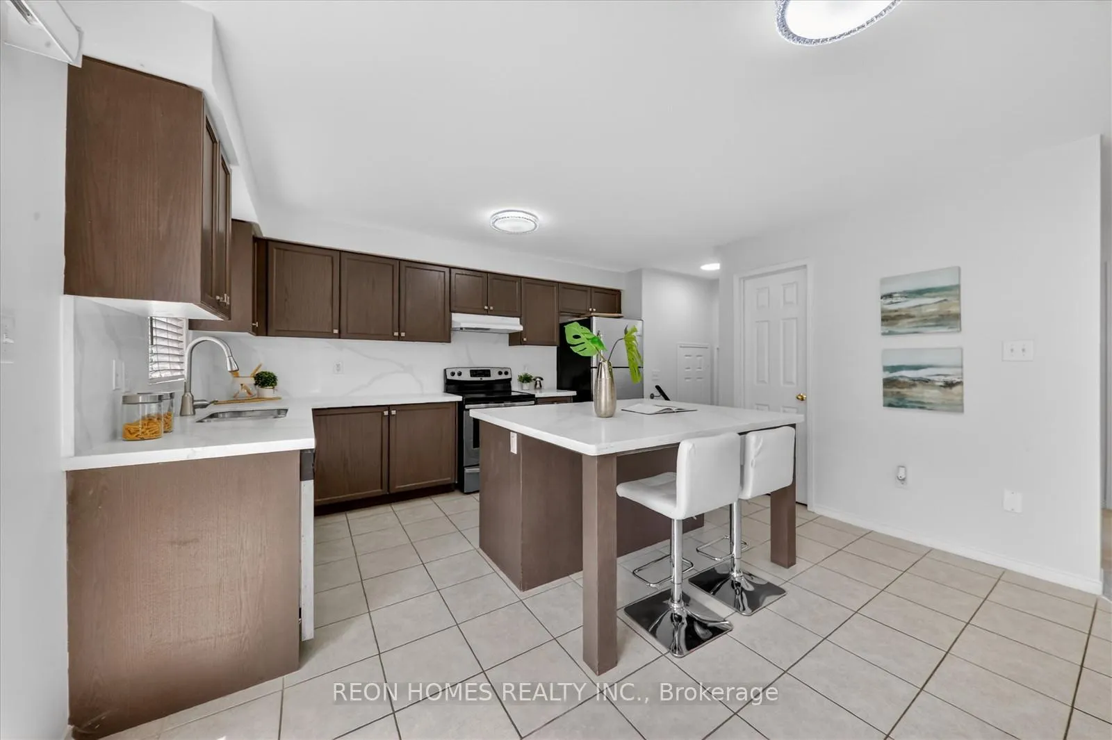 Photo 20 of 37 Raithby Crescent, Ajax, Central East — HOMEH