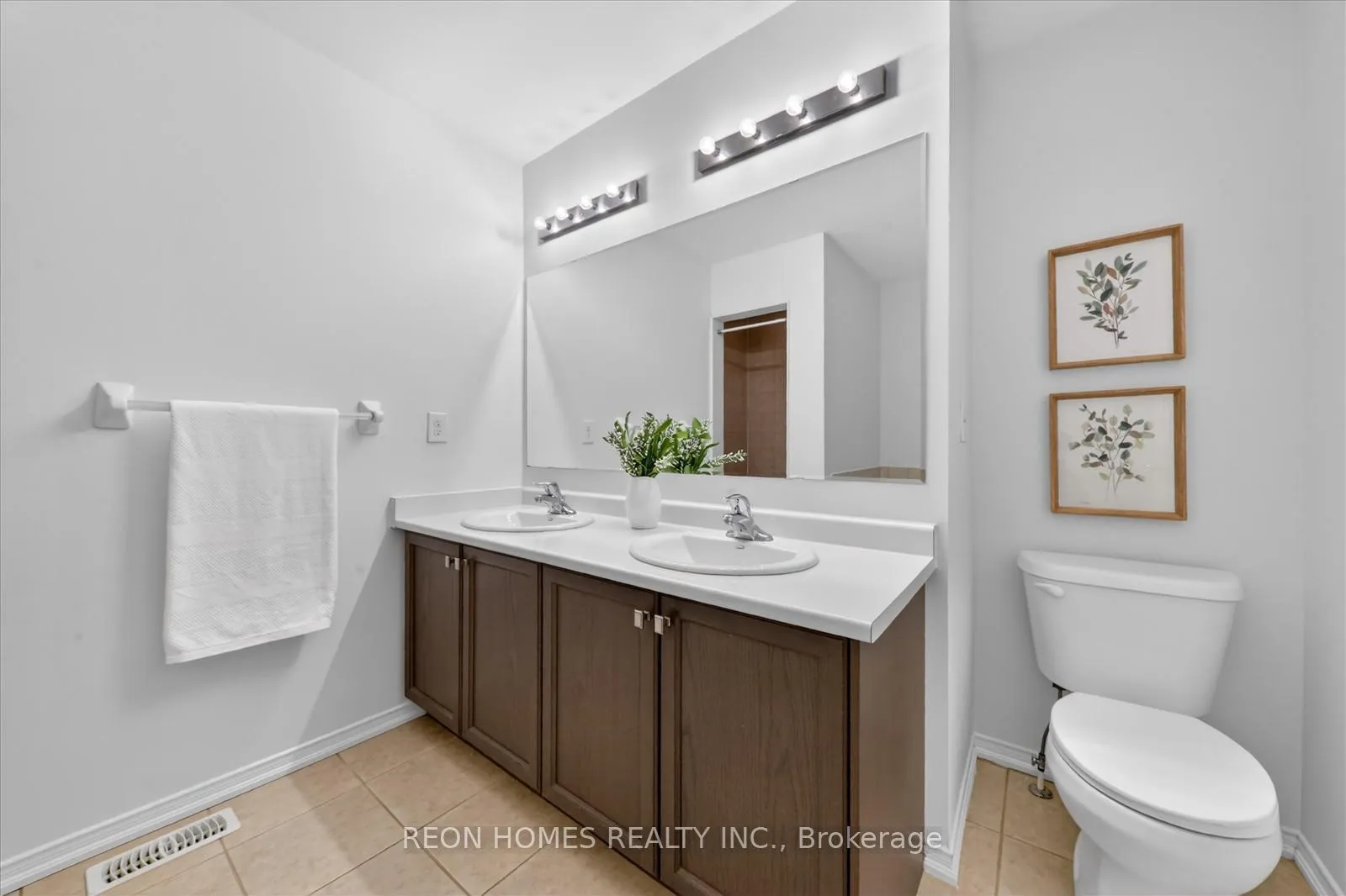 Photo 32 of 37 Raithby Crescent, Ajax, Central East — HOMEH